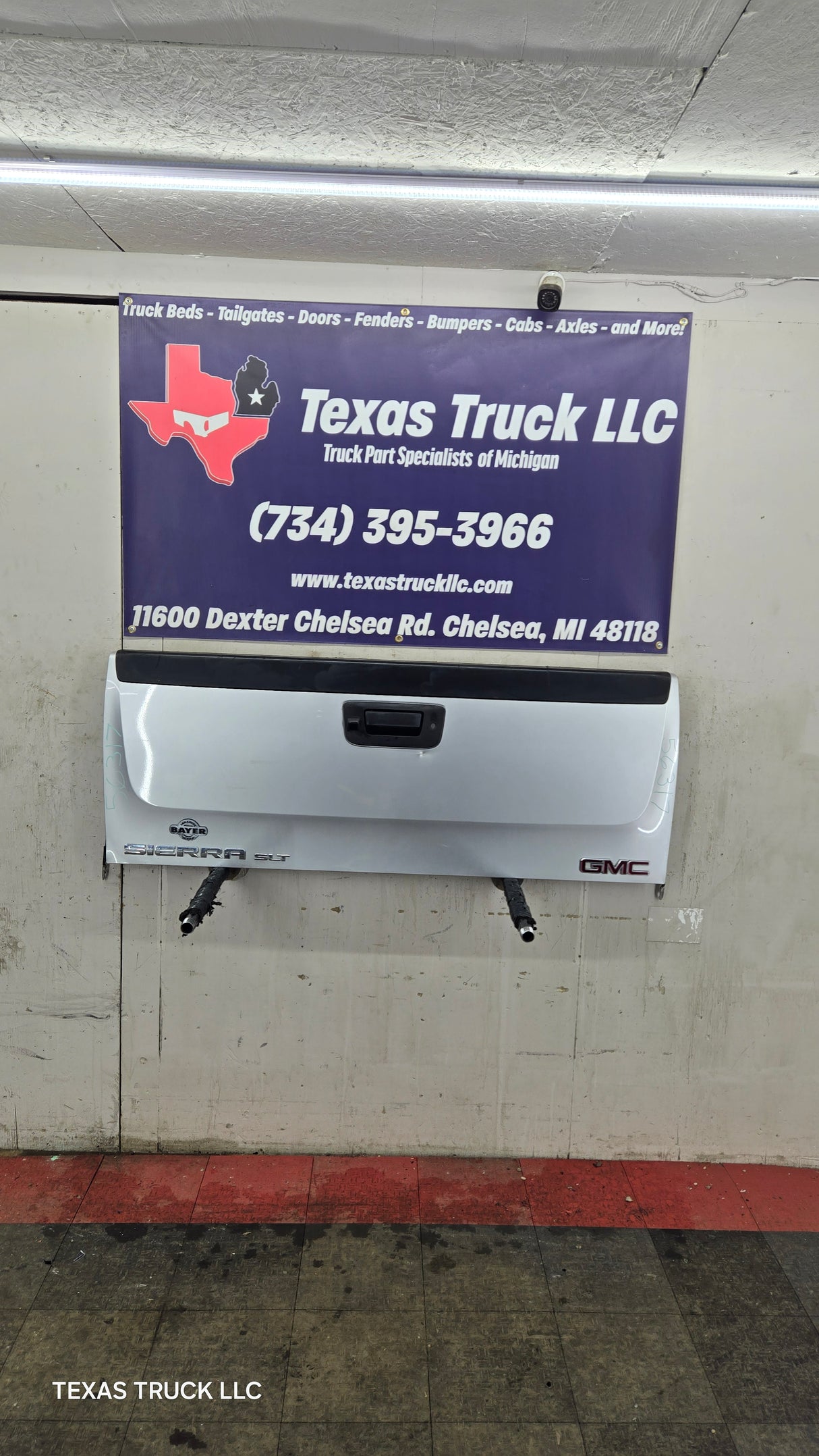 2007-2013 Chevrolet Silverado / GMC Sierra 1500 2500 3500 HD Tailgate