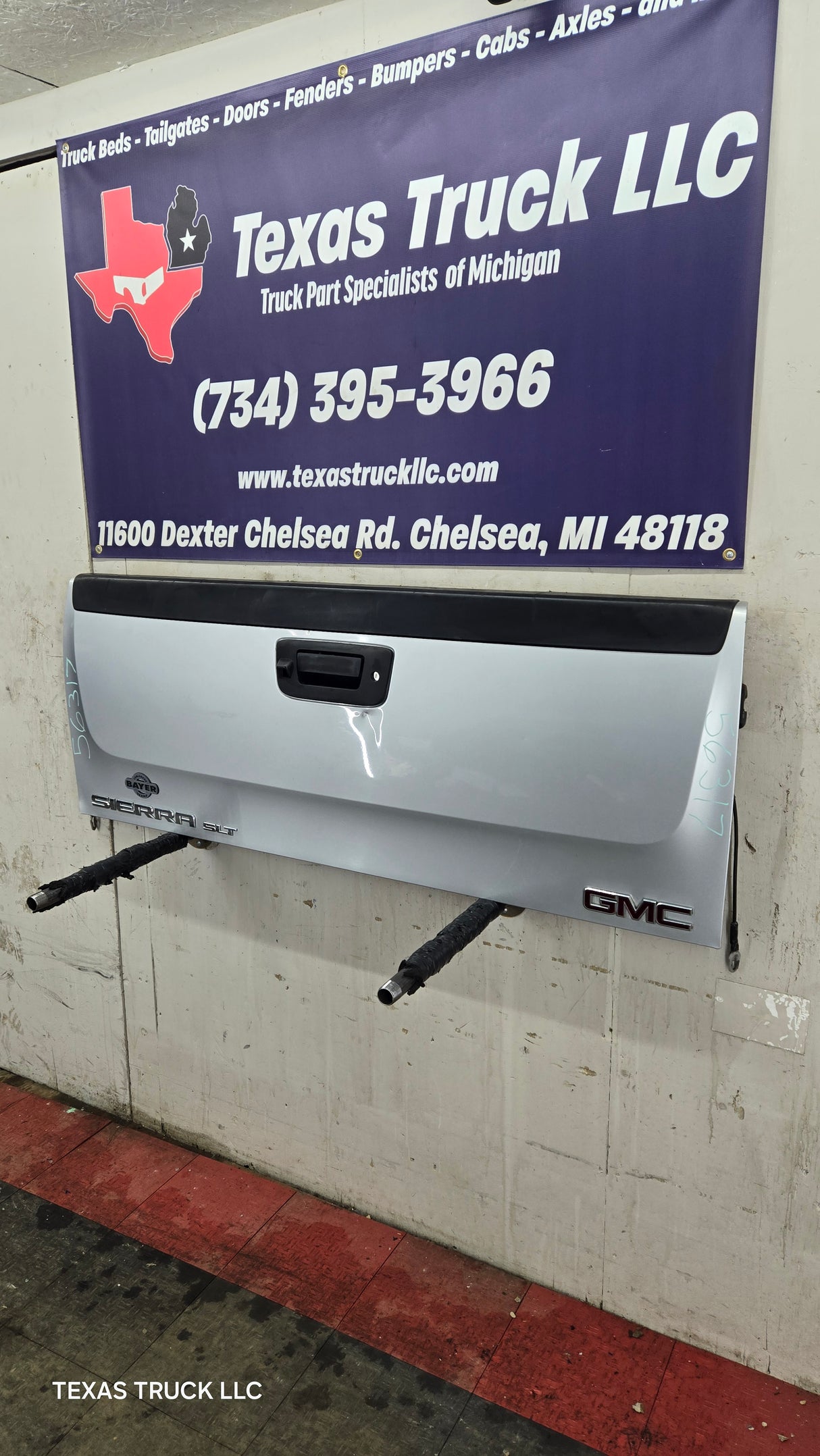 2007-2013 Chevrolet Silverado / GMC Sierra 1500 2500 3500 HD Tailgate