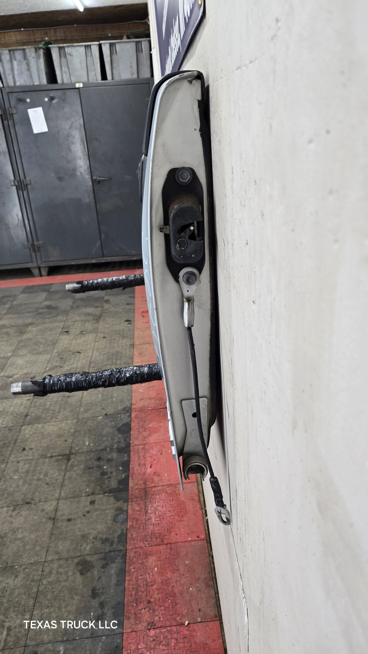 2007-2013 Chevrolet Silverado / GMC Sierra 1500 2500 3500 HD Tailgate