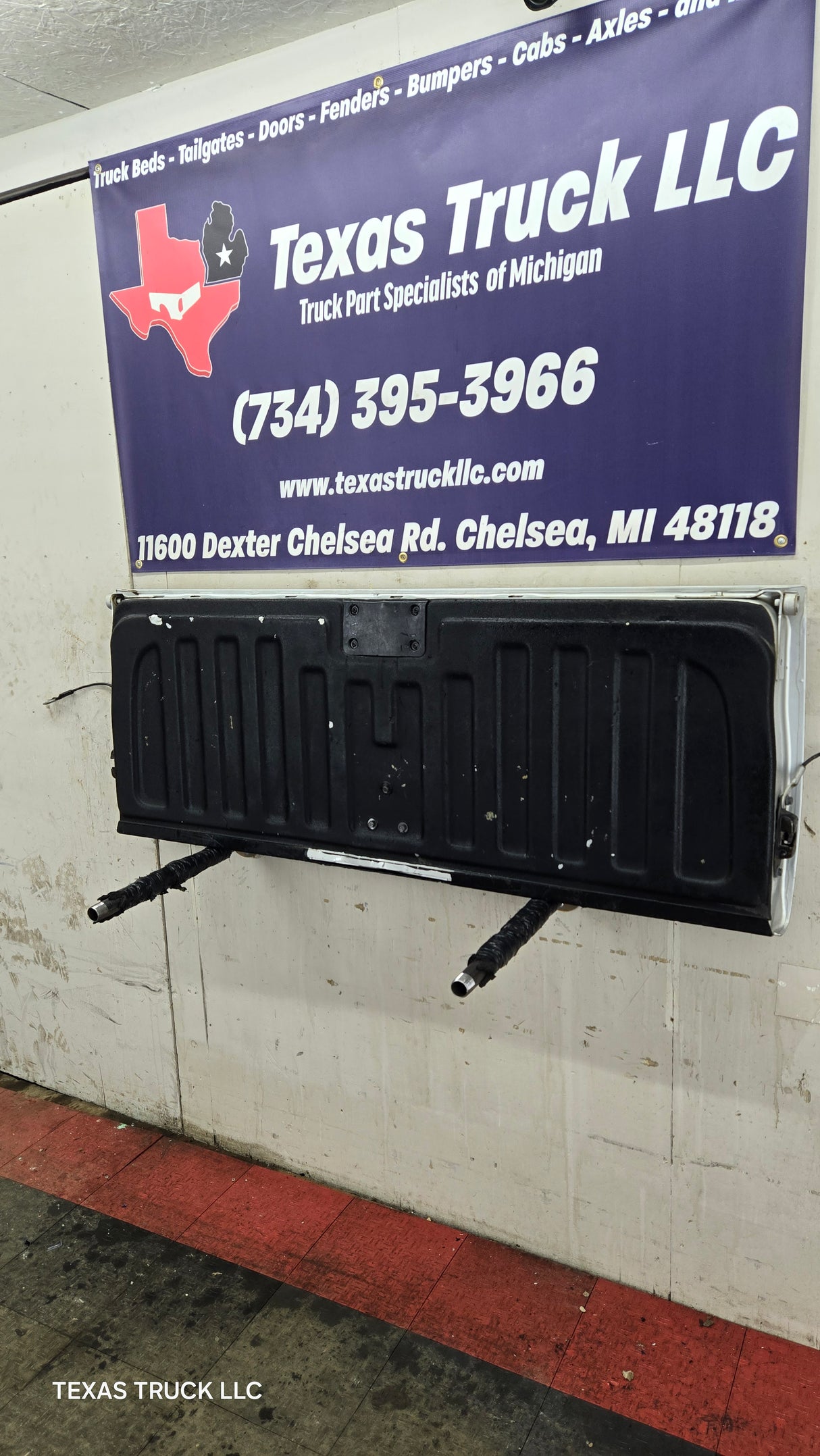 2007-2013 Chevrolet Silverado / GMC Sierra 1500 2500 3500 HD Tailgate