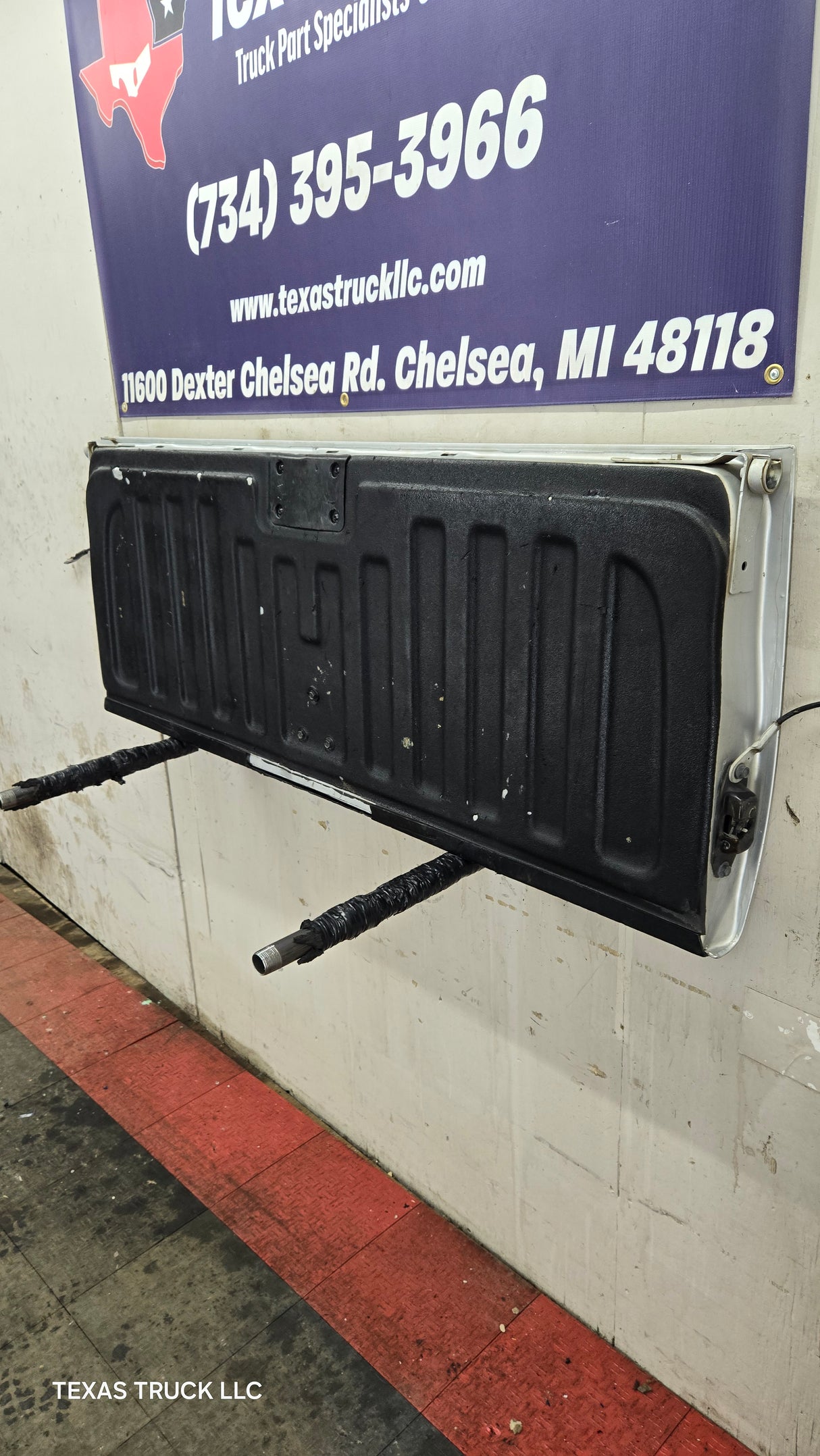 2007-2013 Chevrolet Silverado / GMC Sierra 1500 2500 3500 HD Tailgate