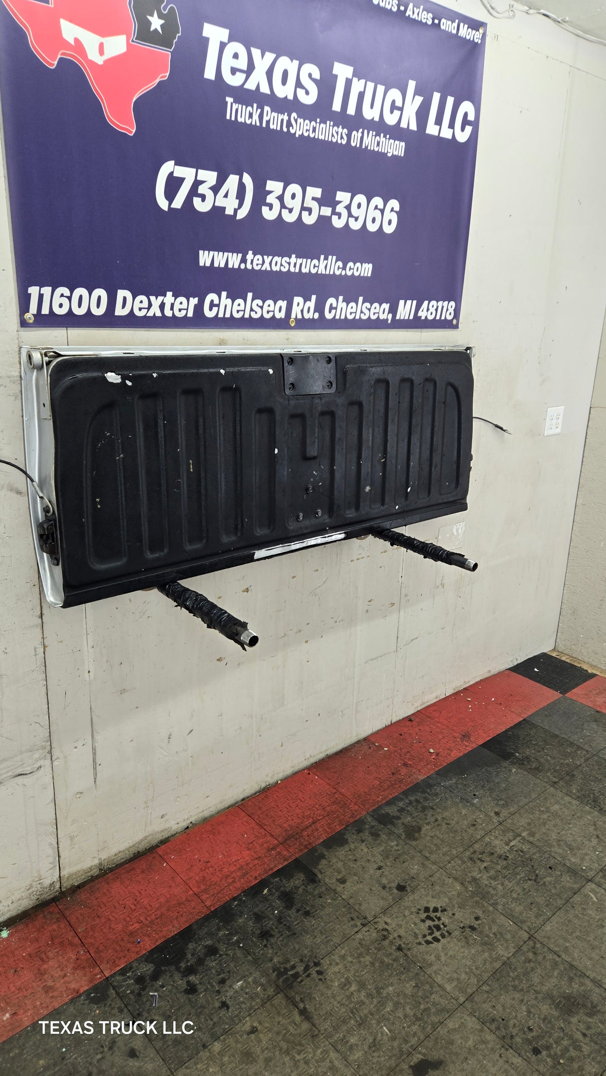 2007-2013 Chevrolet Silverado / GMC Sierra 1500 2500 3500 HD Tailgate