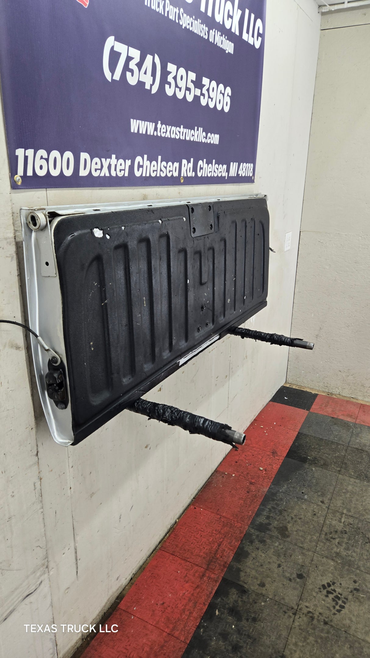 2007-2013 Chevrolet Silverado / GMC Sierra 1500 2500 3500 HD Tailgate