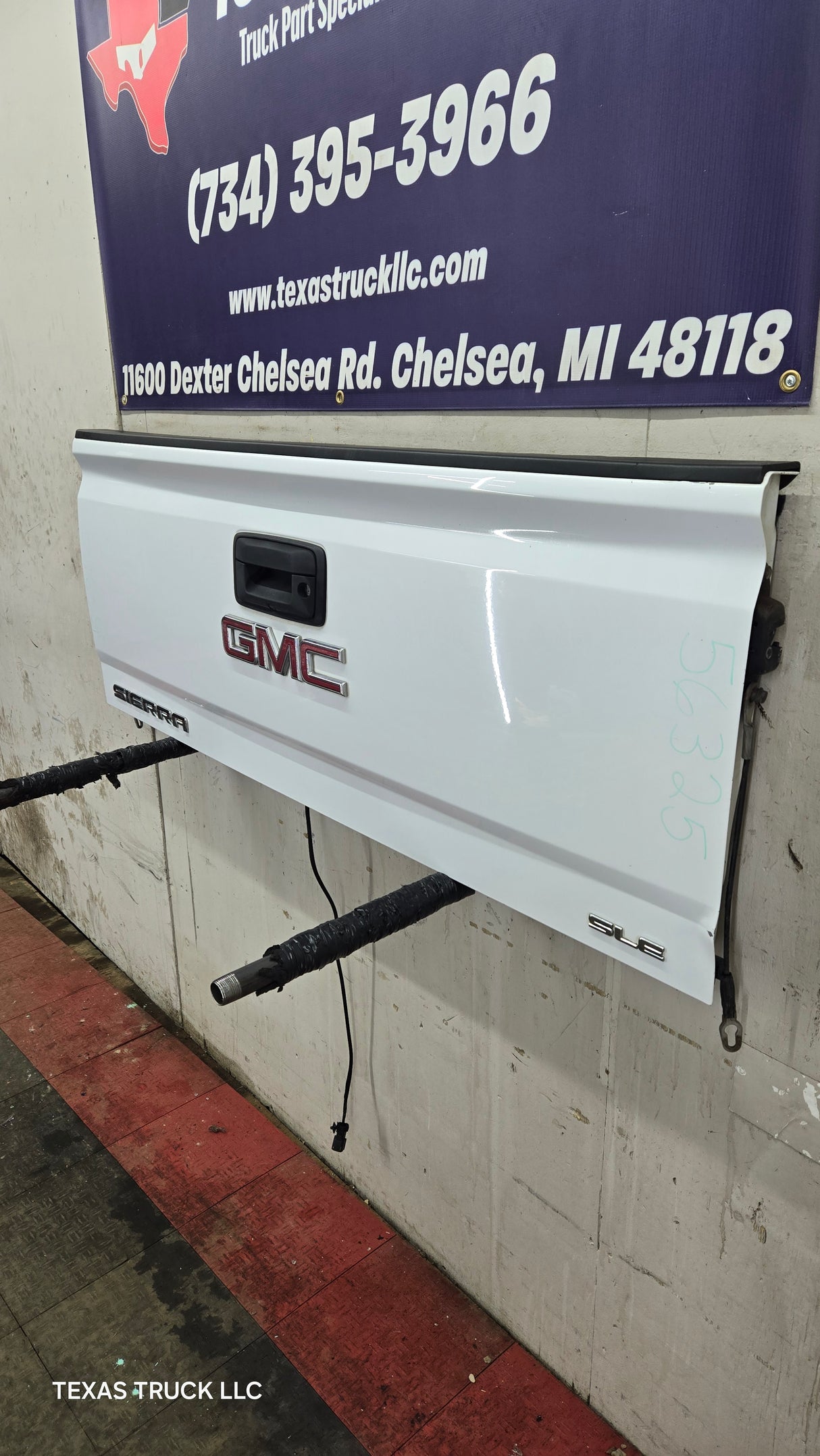 2014-2019 Chevrolet Silverado / GMC Sierra 1500 2500 3500 HD Tailgate