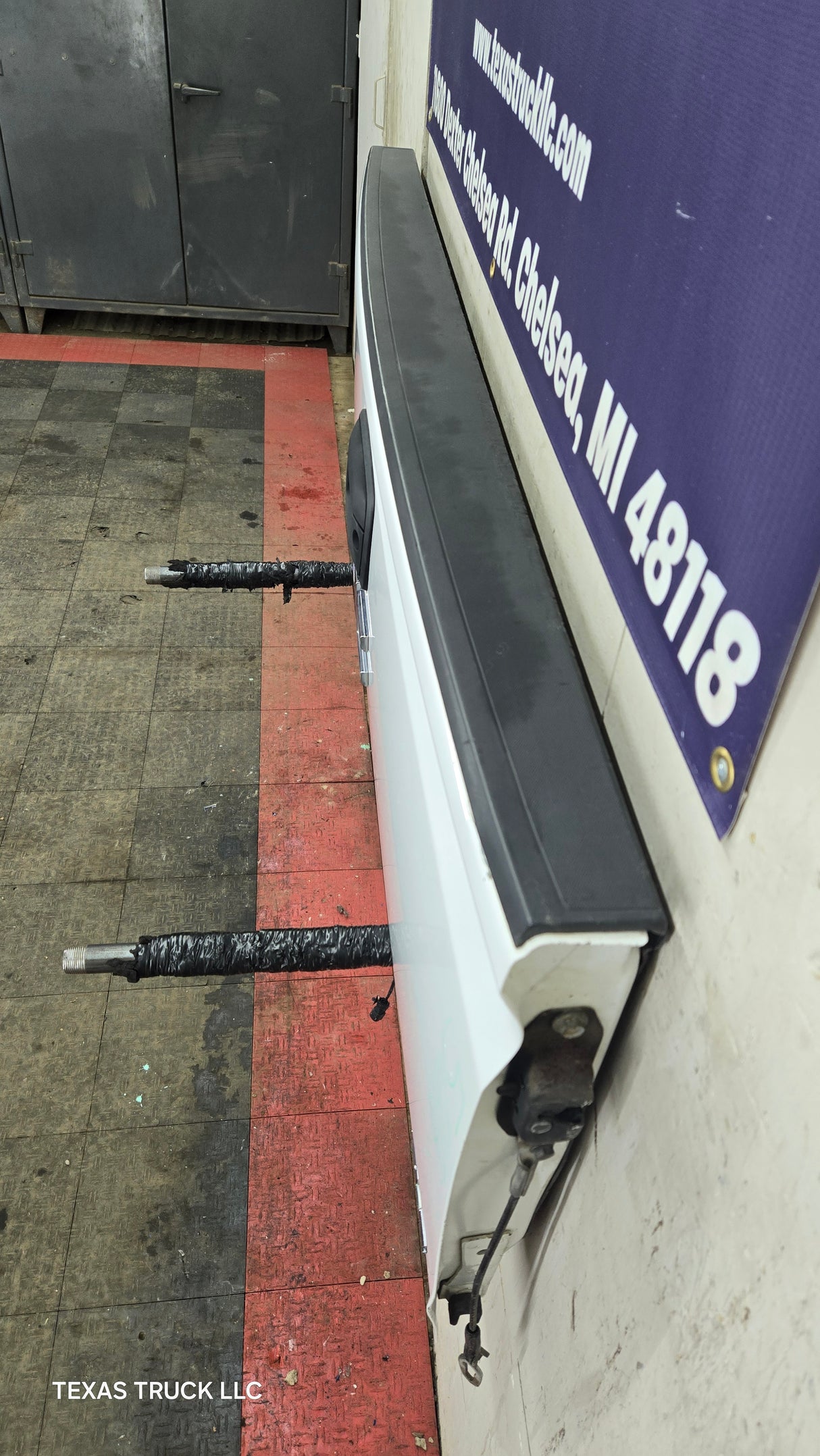 2014-2019 Chevrolet Silverado / GMC Sierra 1500 2500 3500 HD Tailgate