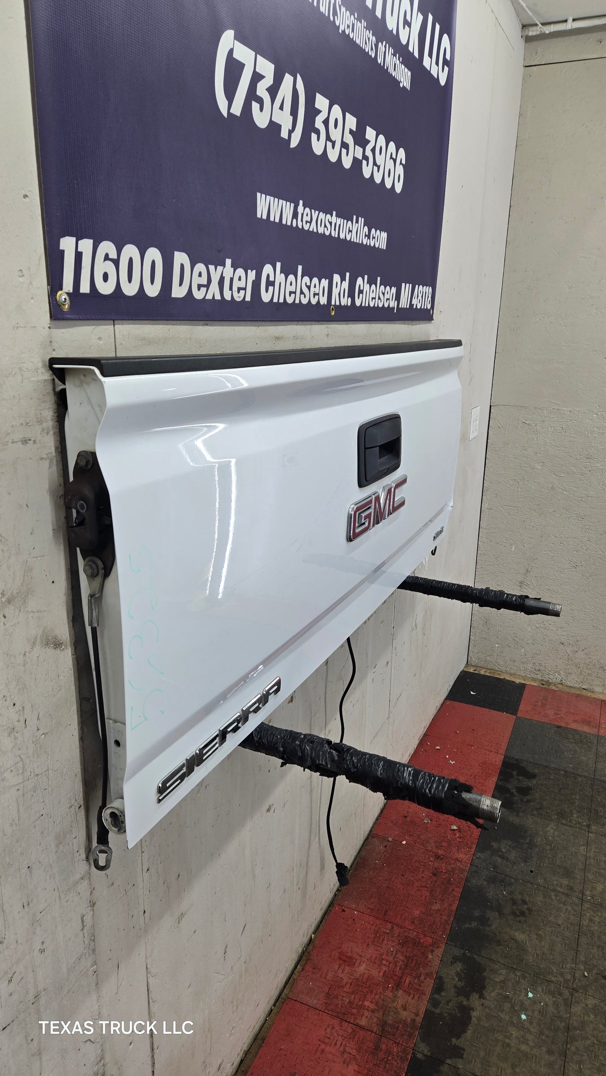 2014-2019 Chevrolet Silverado / GMC Sierra 1500 2500 3500 HD Tailgate