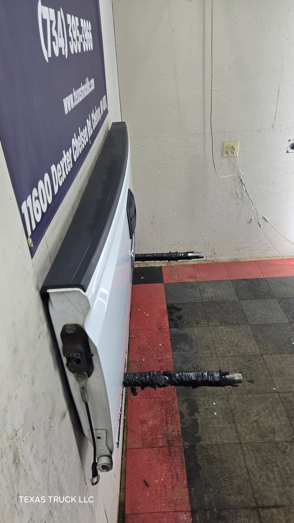 2014-2019 Chevrolet Silverado / GMC Sierra 1500 2500 3500 HD Tailgate