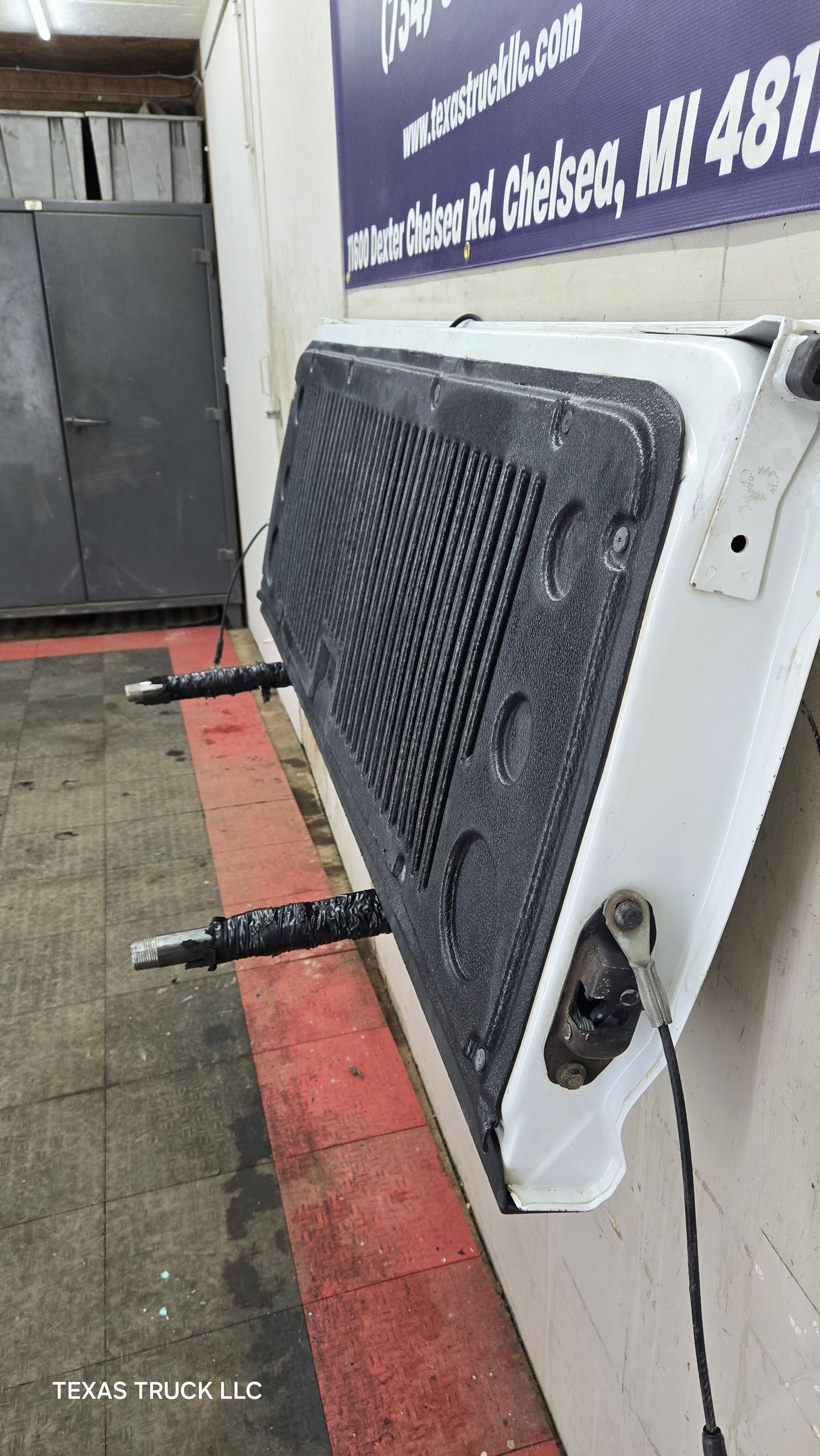 2014-2019 Chevrolet Silverado / GMC Sierra 1500 2500 3500 HD Tailgate