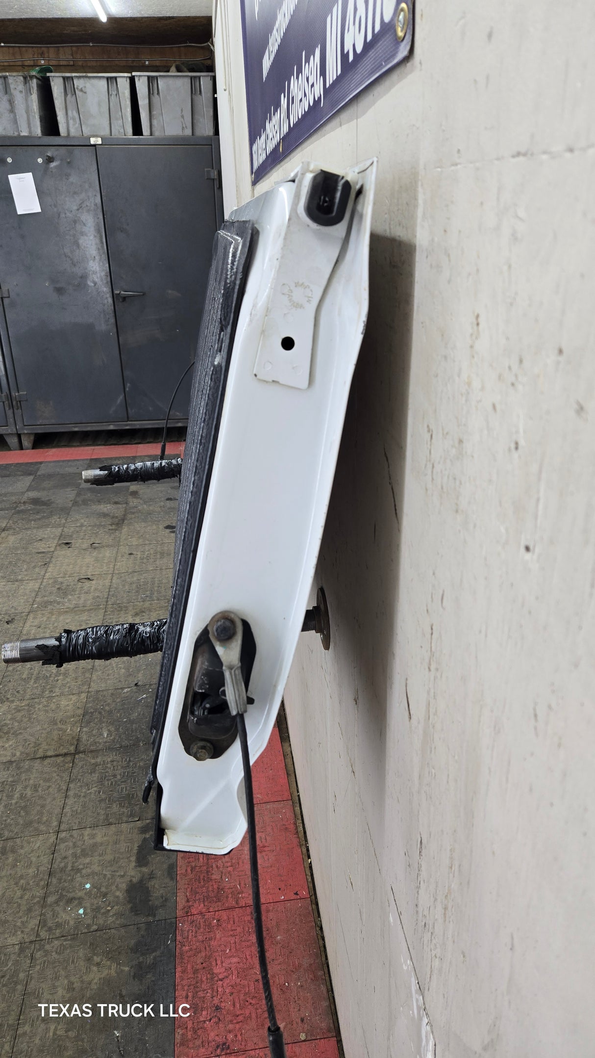 2014-2019 Chevrolet Silverado / GMC Sierra 1500 2500 3500 HD Tailgate