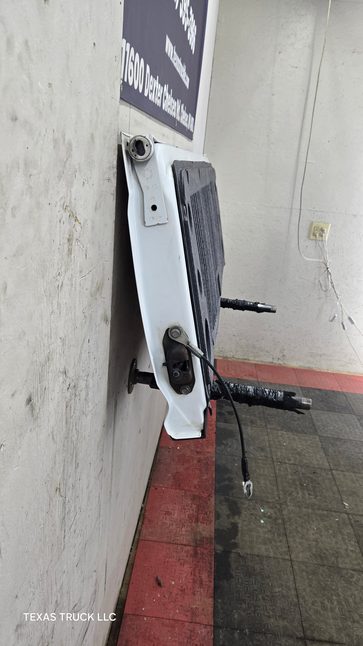 2014-2019 Chevrolet Silverado / GMC Sierra 1500 2500 3500 HD Tailgate