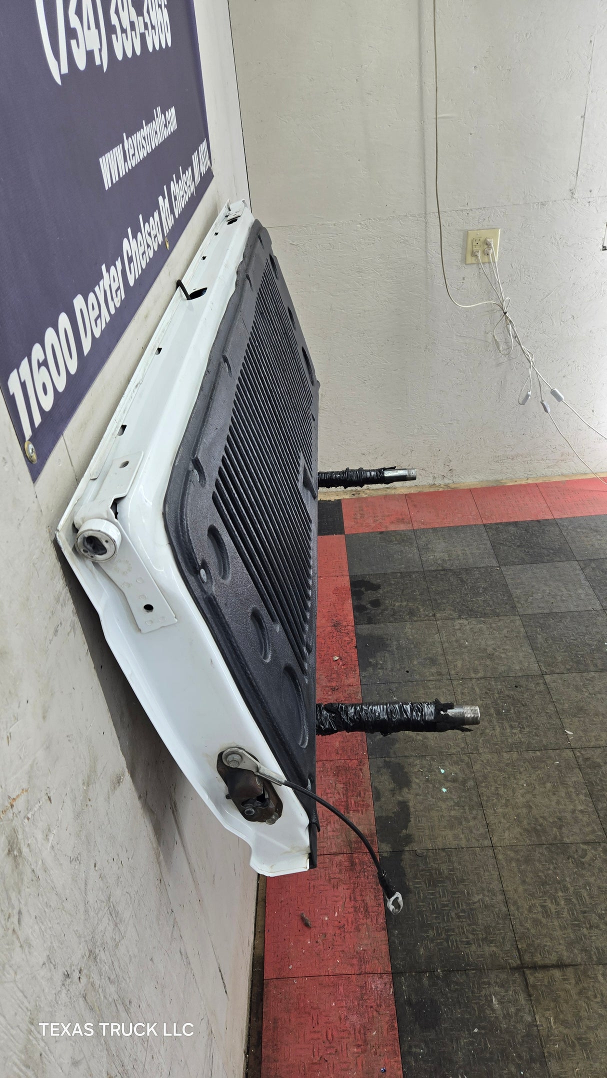 2014-2019 Chevrolet Silverado / GMC Sierra 1500 2500 3500 HD Tailgate