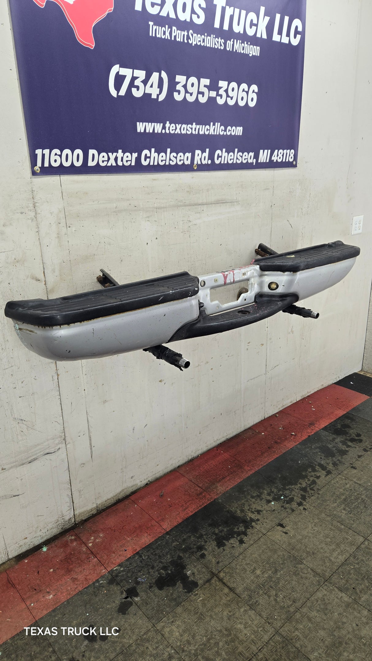 1999-2007 Ford Super Duty F250 F350 F450 F550 Rear Bumper