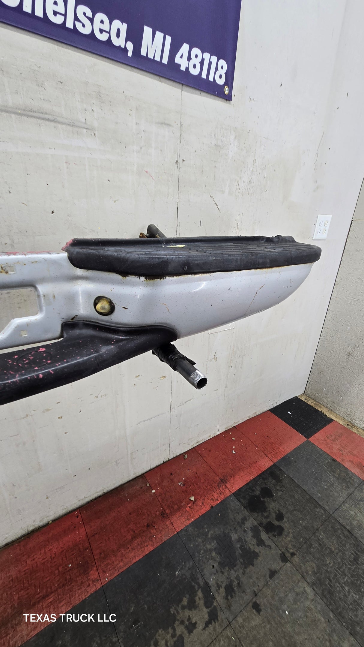 1999-2007 Ford Super Duty F250 F350 F450 F550 Rear Bumper