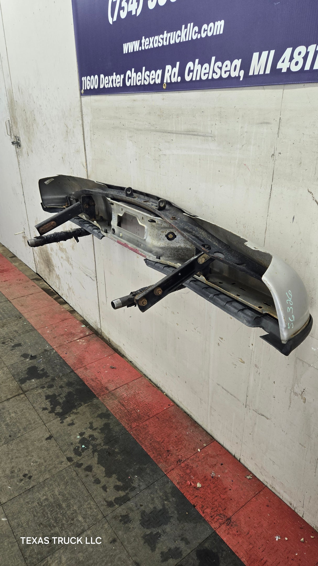 1999-2007 Ford Super Duty F250 F350 F450 F550 Rear Bumper