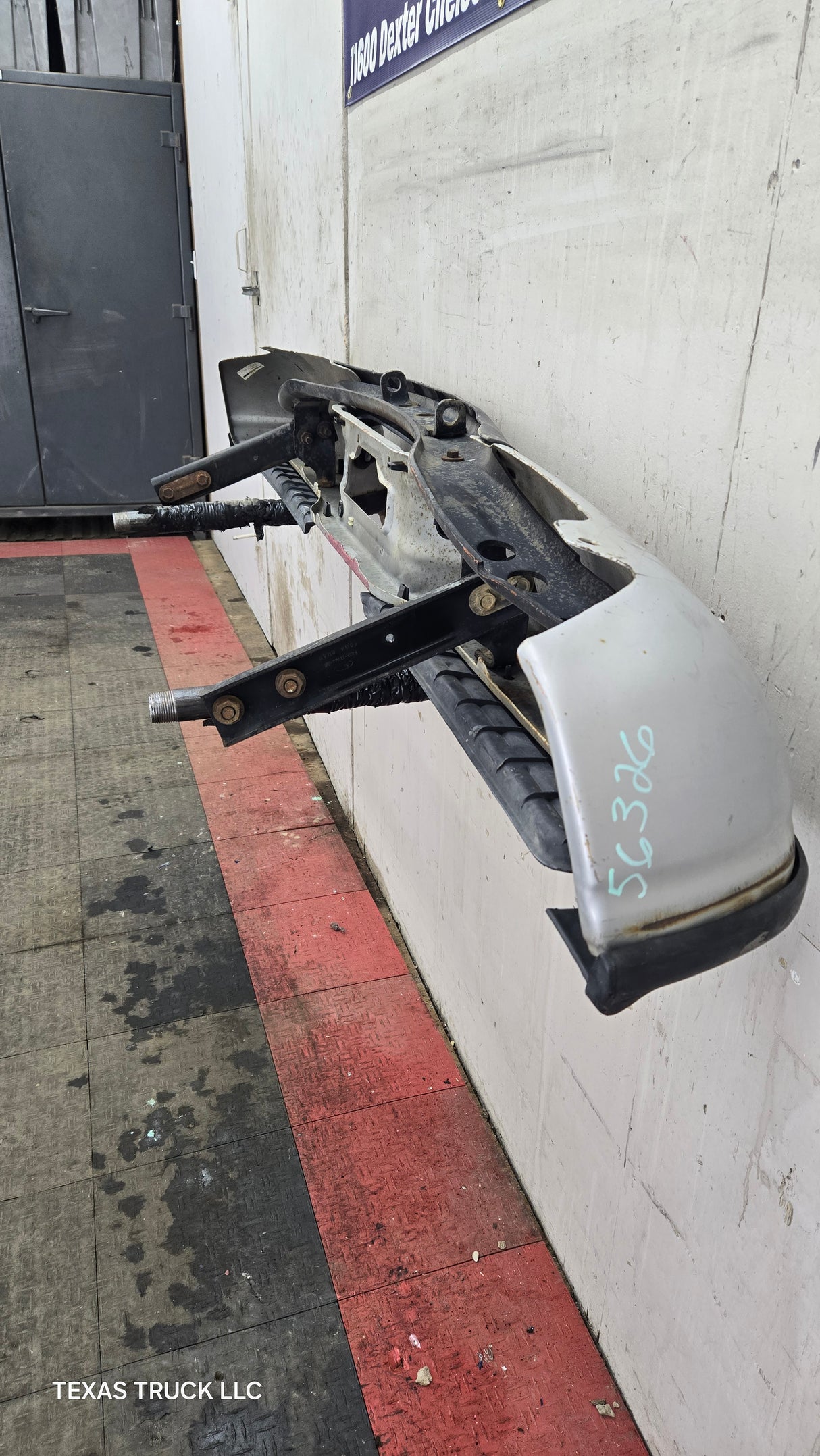 1999-2007 Ford Super Duty F250 F350 F450 F550 Rear Bumper