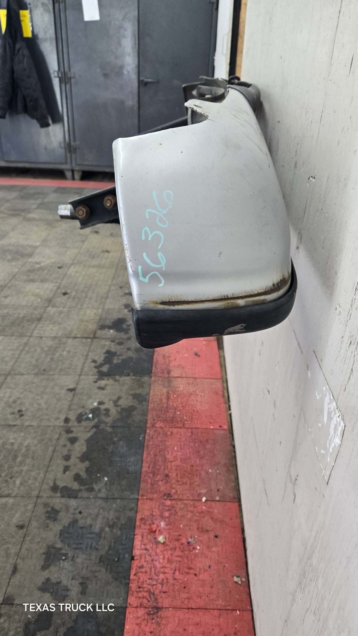 1999-2007 Ford Super Duty F250 F350 F450 F550 Rear Bumper