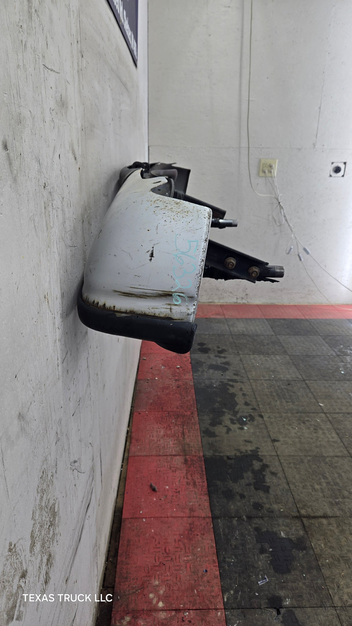 1999-2007 Ford Super Duty F250 F350 F450 F550 Rear Bumper