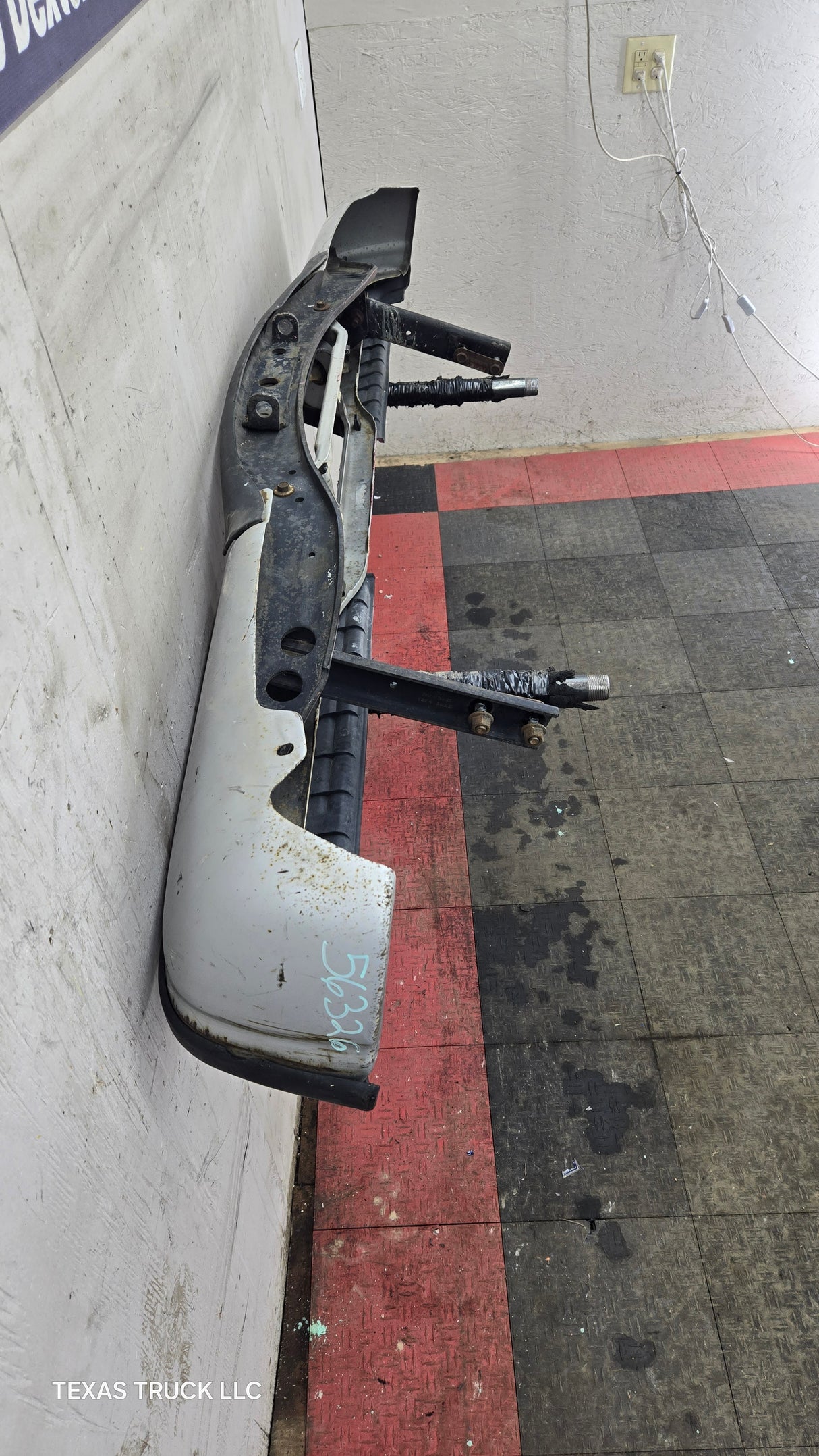 1999-2007 Ford Super Duty F250 F350 F450 F550 Rear Bumper