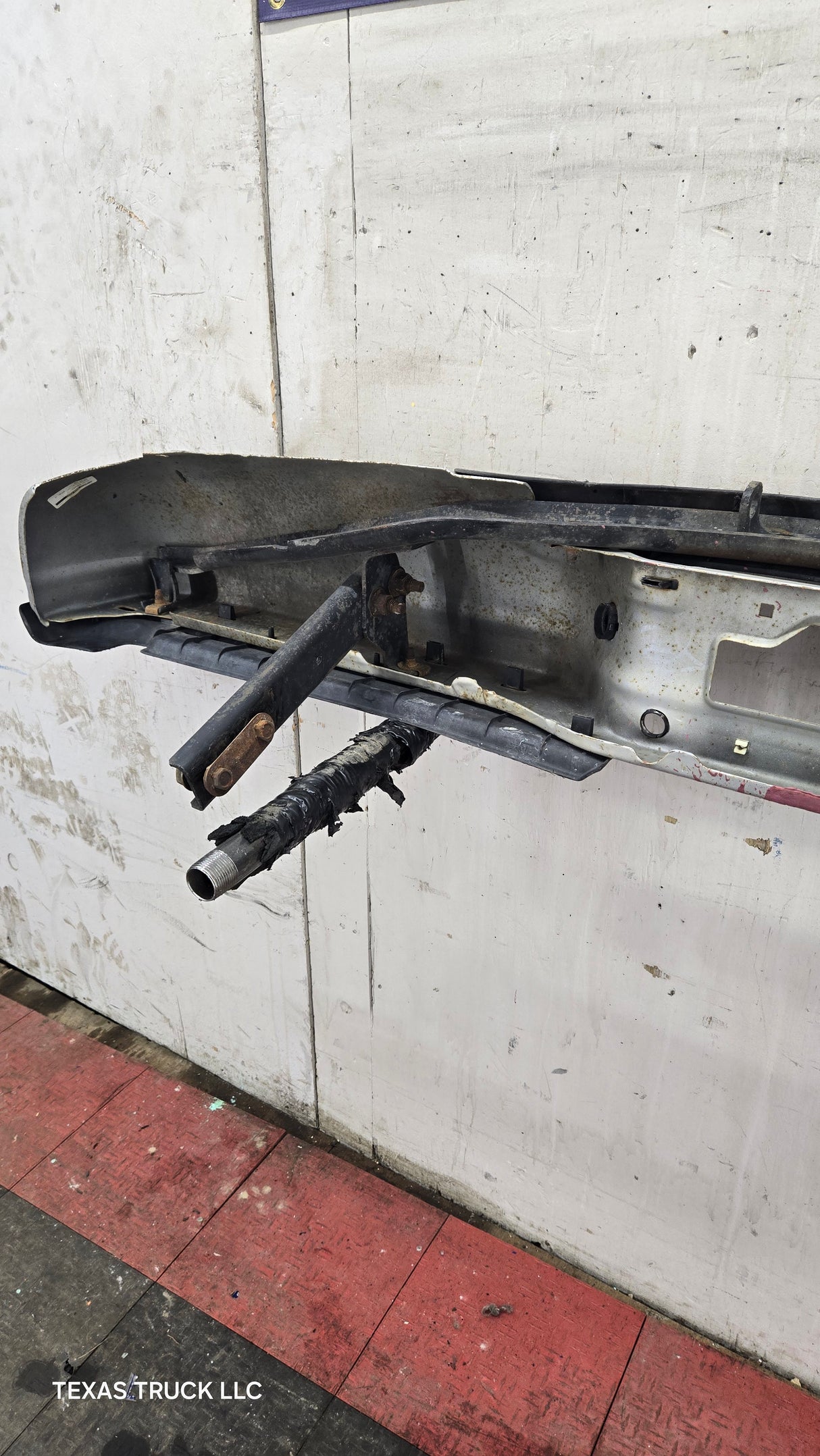 1999-2007 Ford Super Duty F250 F350 F450 F550 Rear Bumper