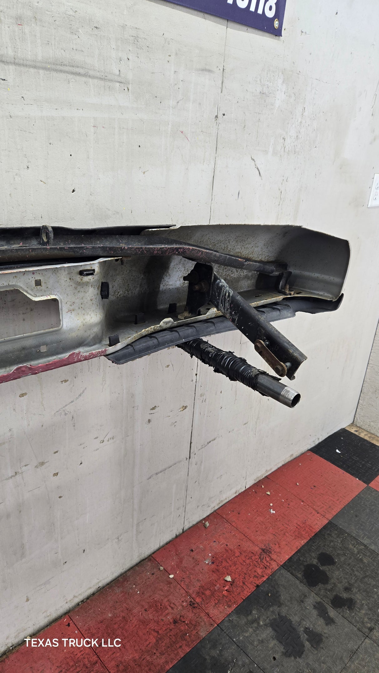 1999-2007 Ford Super Duty F250 F350 F450 F550 Rear Bumper