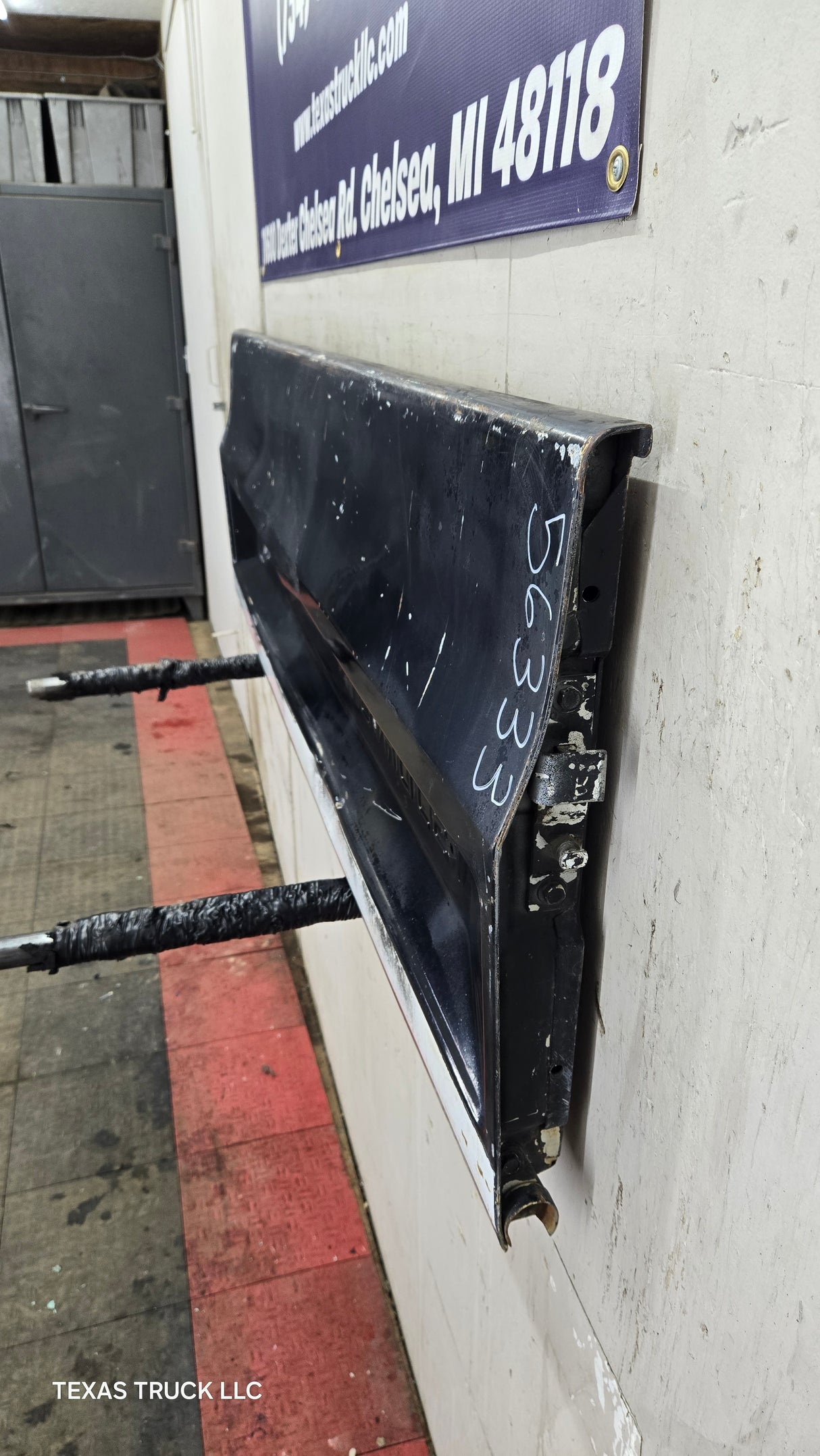 1973-1987 Chevrolet / GMC Square Body Tailgate C10 C15 C20 C25 C35 K10 K15 K20 K25 K35