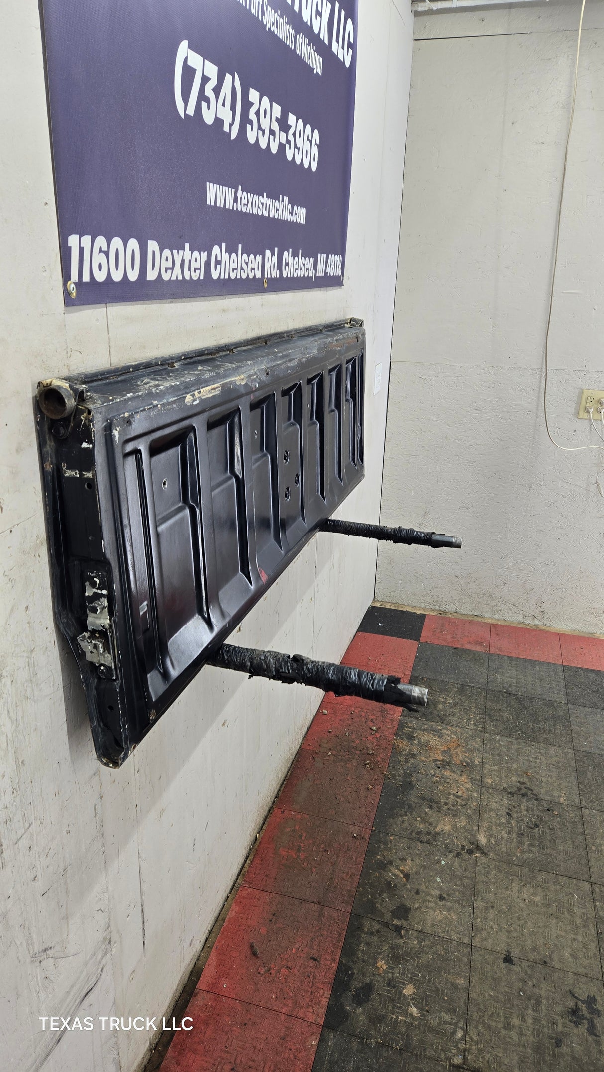 1973-1987 Chevrolet / GMC Square Body Tailgate C10 C15 C20 C25 C35 K10 K15 K20 K25 K35