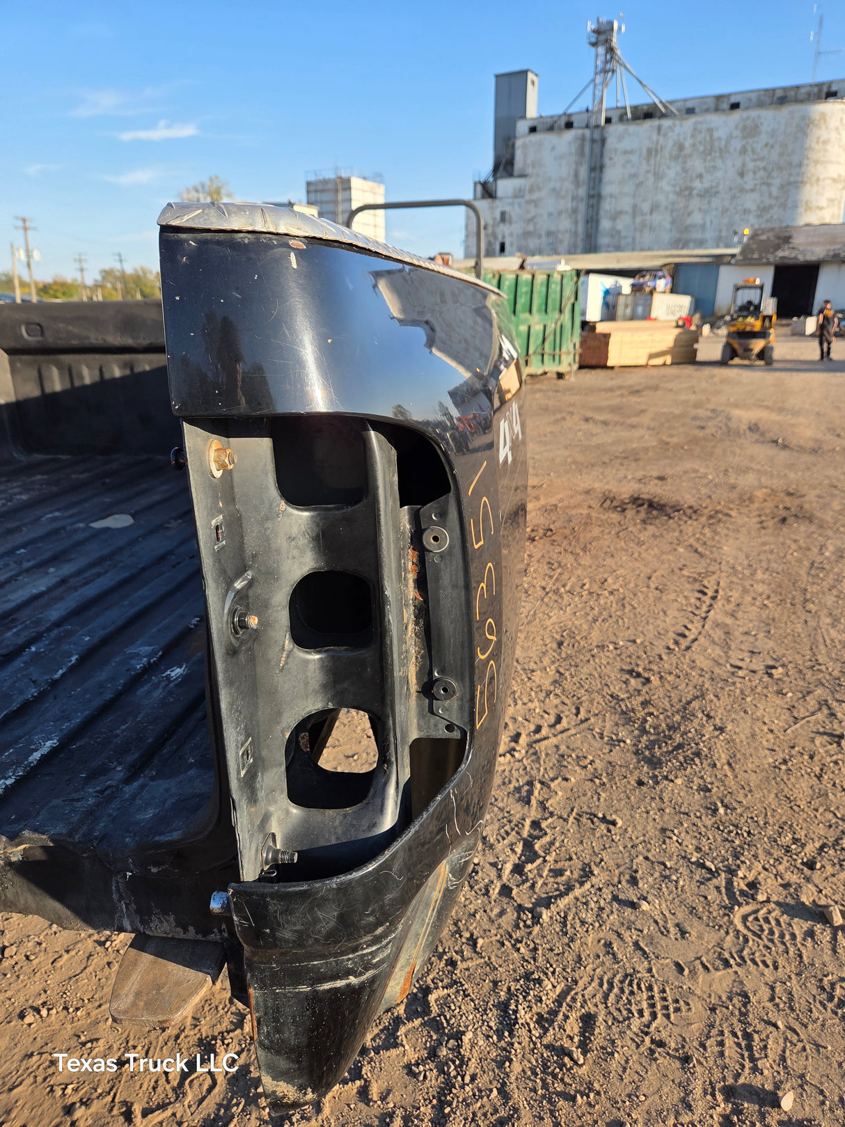 2007-2013 Chevrolet Silverado 1500 2500 3500 HD 6' 6" Short Truck Bed - Black