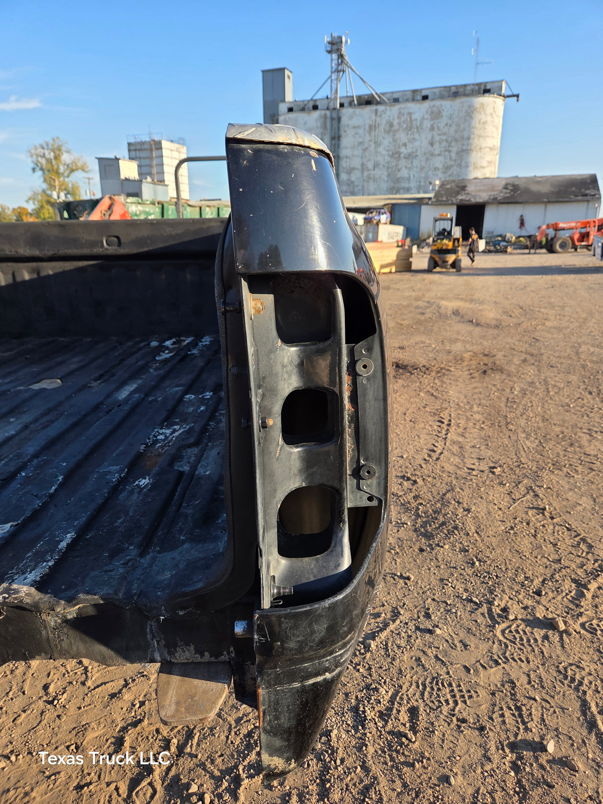 2007-2013 Chevrolet Silverado 1500 2500 3500 HD 6' 6" Short Truck Bed - Black