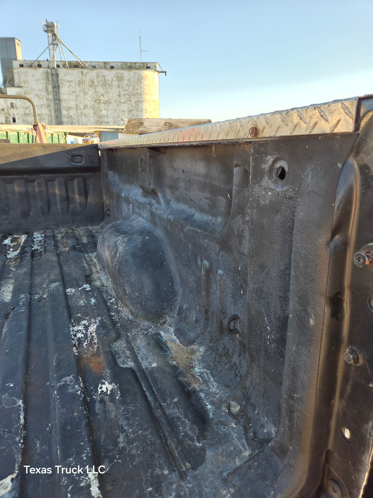 2007-2013 Chevrolet Silverado 1500 2500 3500 HD 6' 6" Short Truck Bed - Black