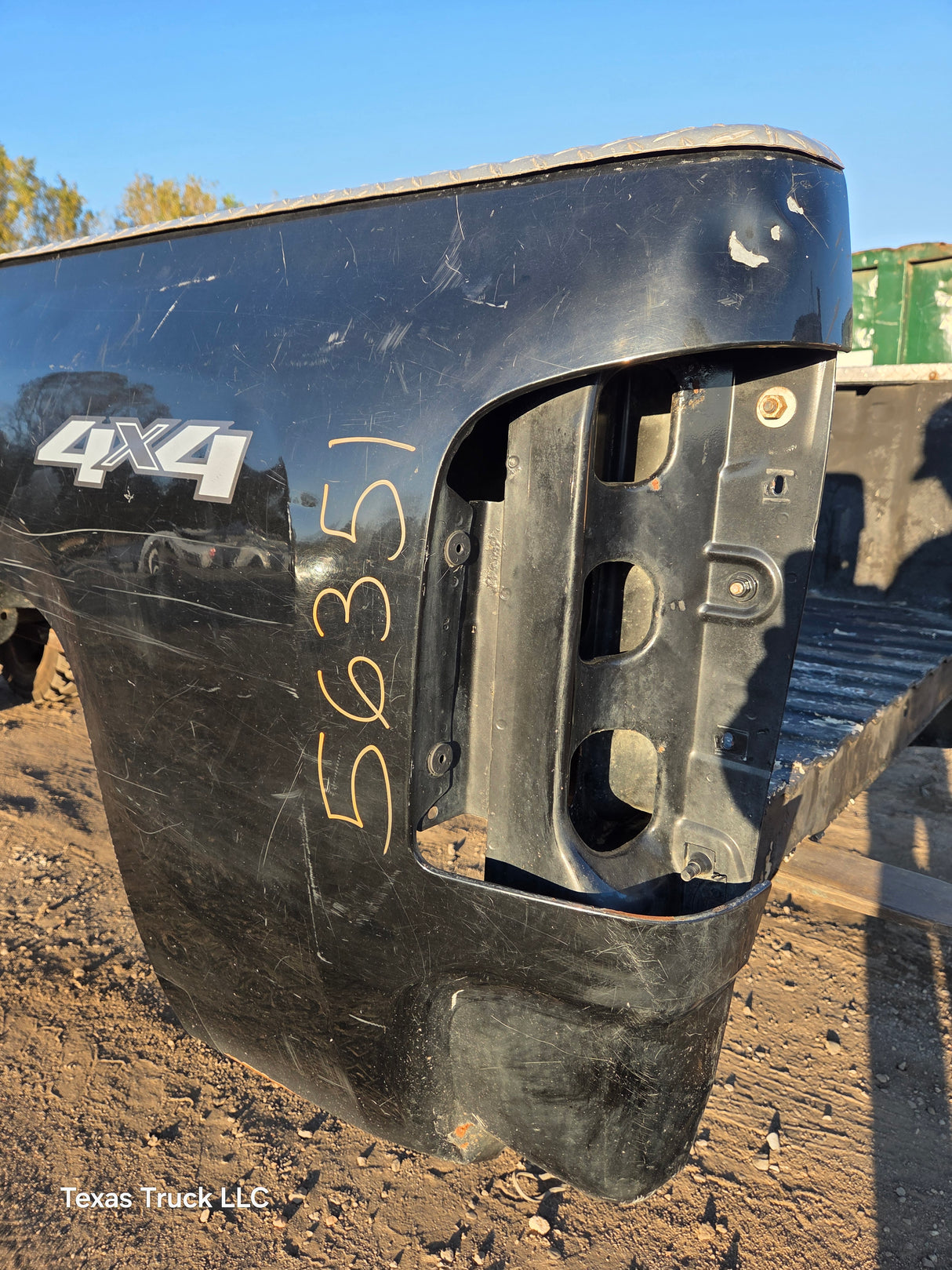 2007-2013 Chevrolet Silverado 1500 2500 3500 HD 6' 6" Short Truck Bed - Black