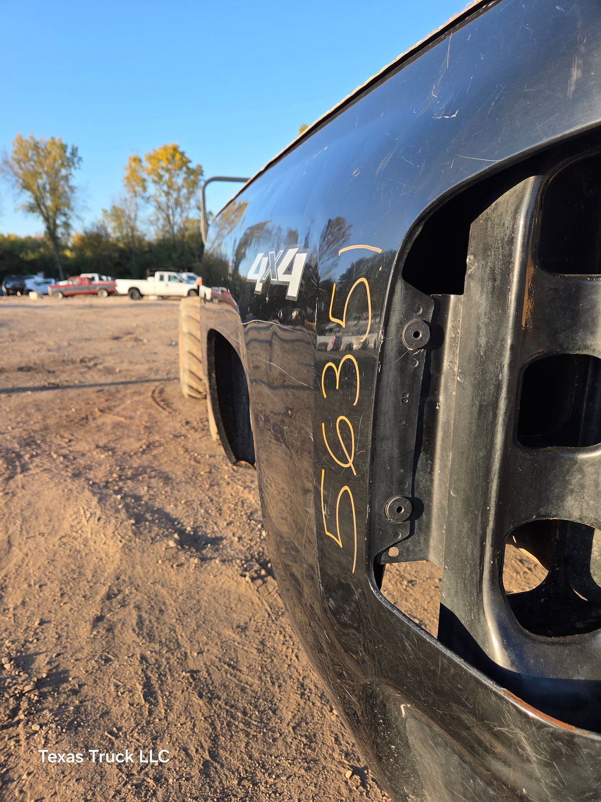 2007-2013 Chevrolet Silverado 1500 2500 3500 HD 6' 6" Short Truck Bed - Black