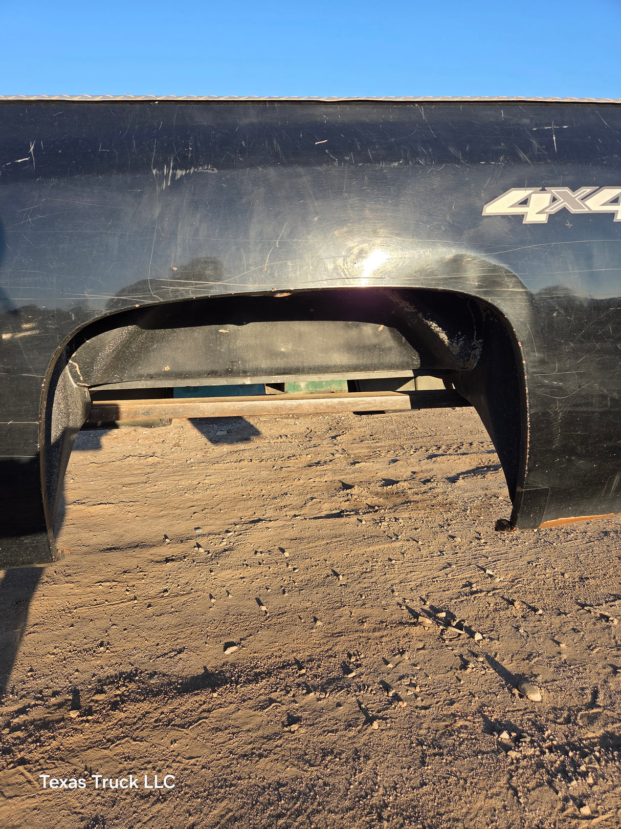 2007-2013 Chevrolet Silverado 1500 2500 3500 HD 6' 6" Short Truck Bed - Black