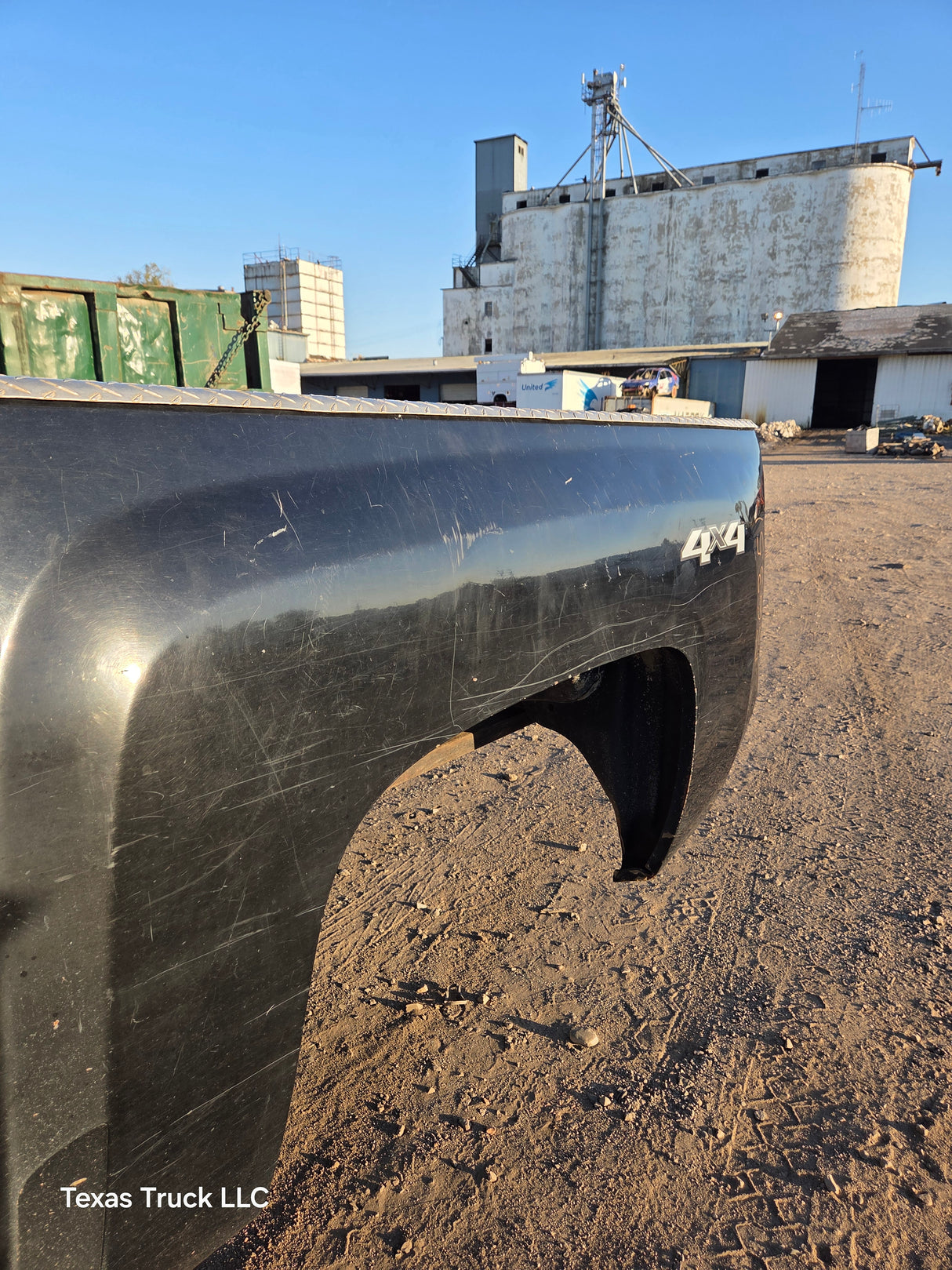 2007-2013 Chevrolet Silverado 1500 2500 3500 HD 6' 6" Short Truck Bed - Black