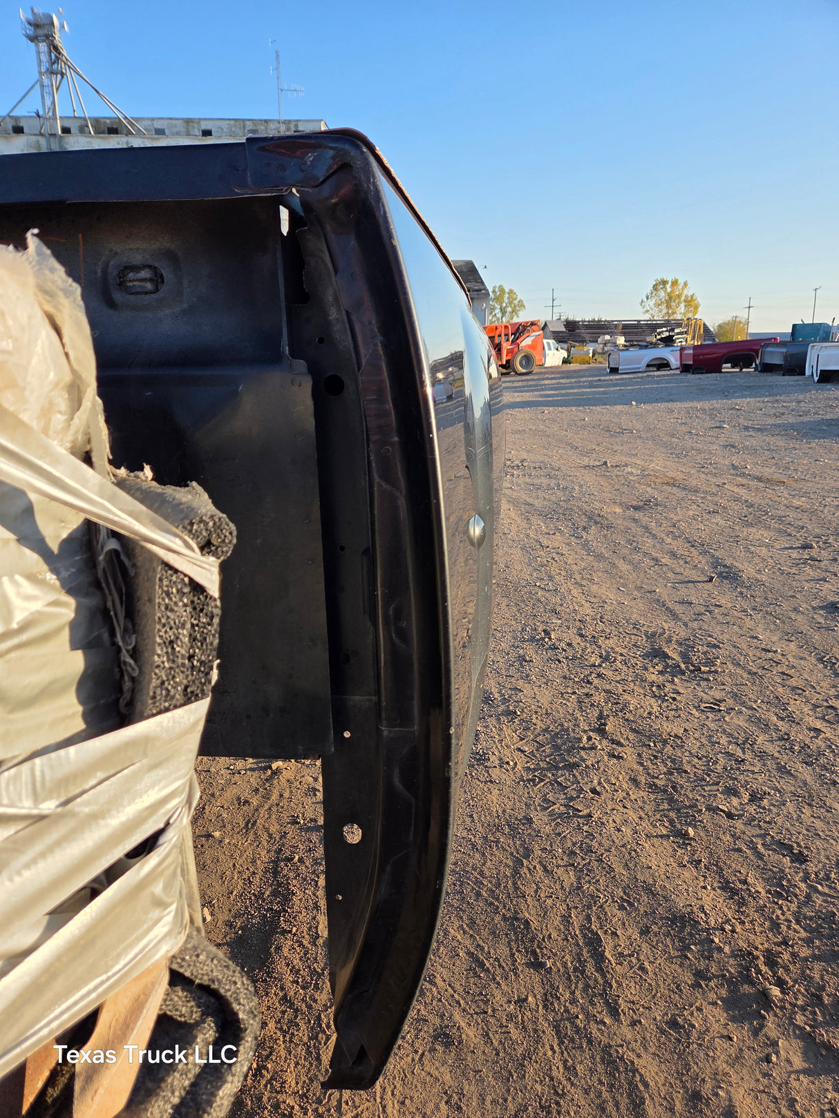 2007-2013 Chevrolet Silverado 1500 2500 3500 HD 6' 6" Short Truck Bed - Black