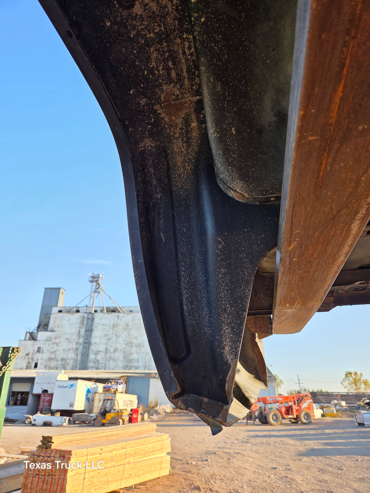 2007-2013 Chevrolet Silverado 1500 2500 3500 HD 6' 6" Short Truck Bed - Black