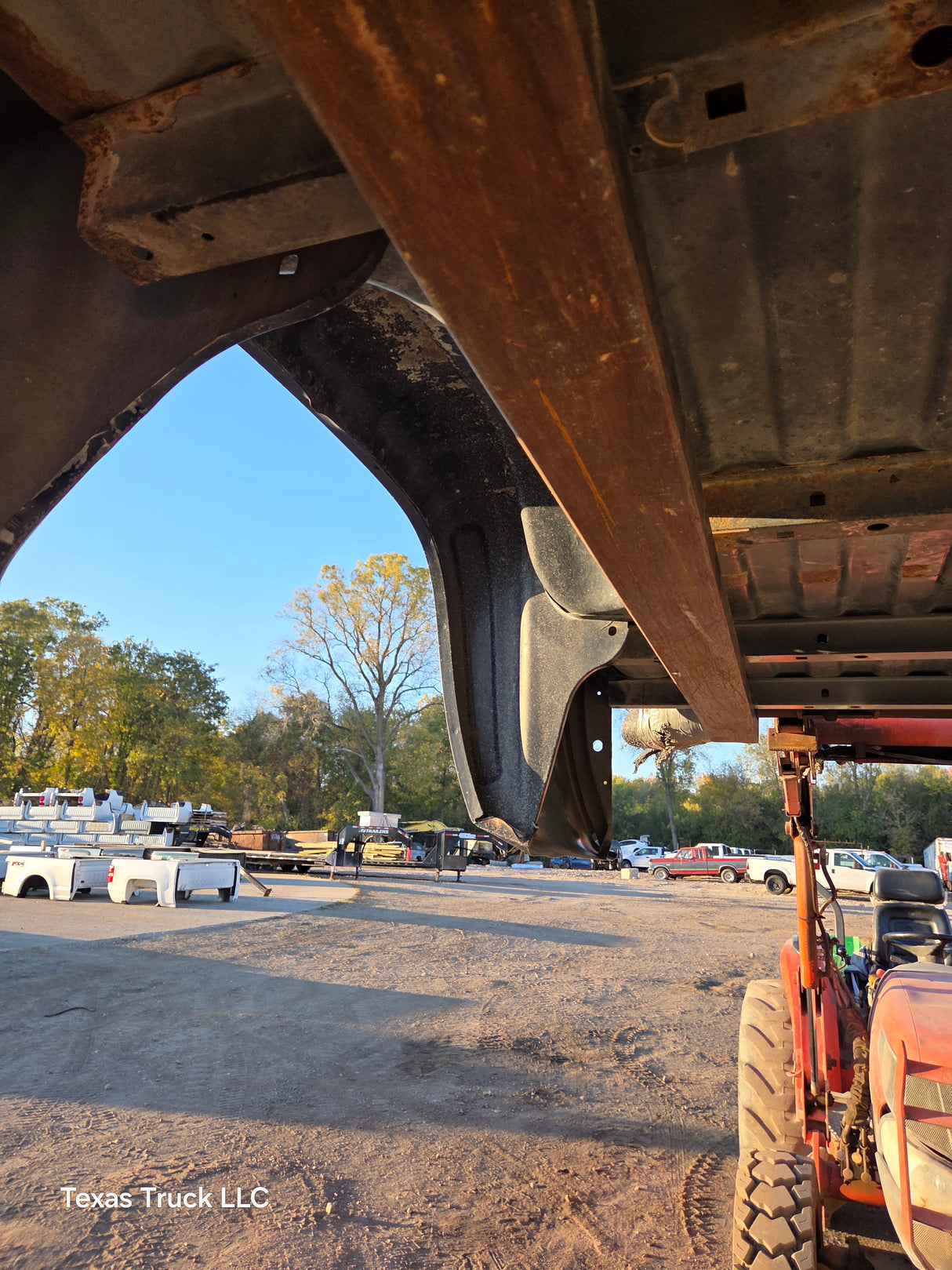 2007-2013 Chevrolet Silverado 1500 2500 3500 HD 6' 6" Short Truck Bed - Black