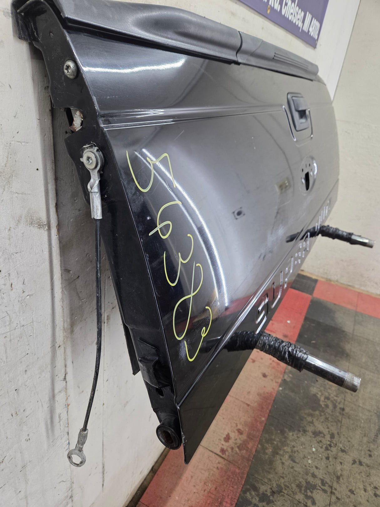 2008-2016 Ford Super Duty With Step / Ladder Tailgate F250 F350 F450 F550