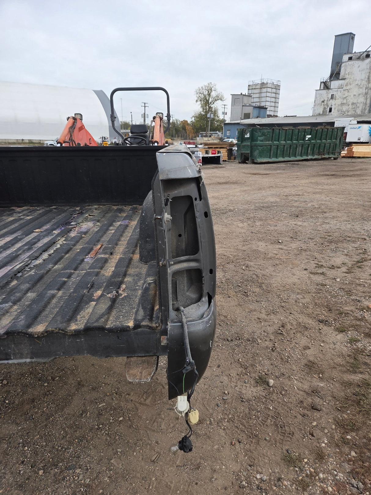 1999-2007 Chevrolet Silverado / GMC Sierra 6' 6" Short Truck Bed