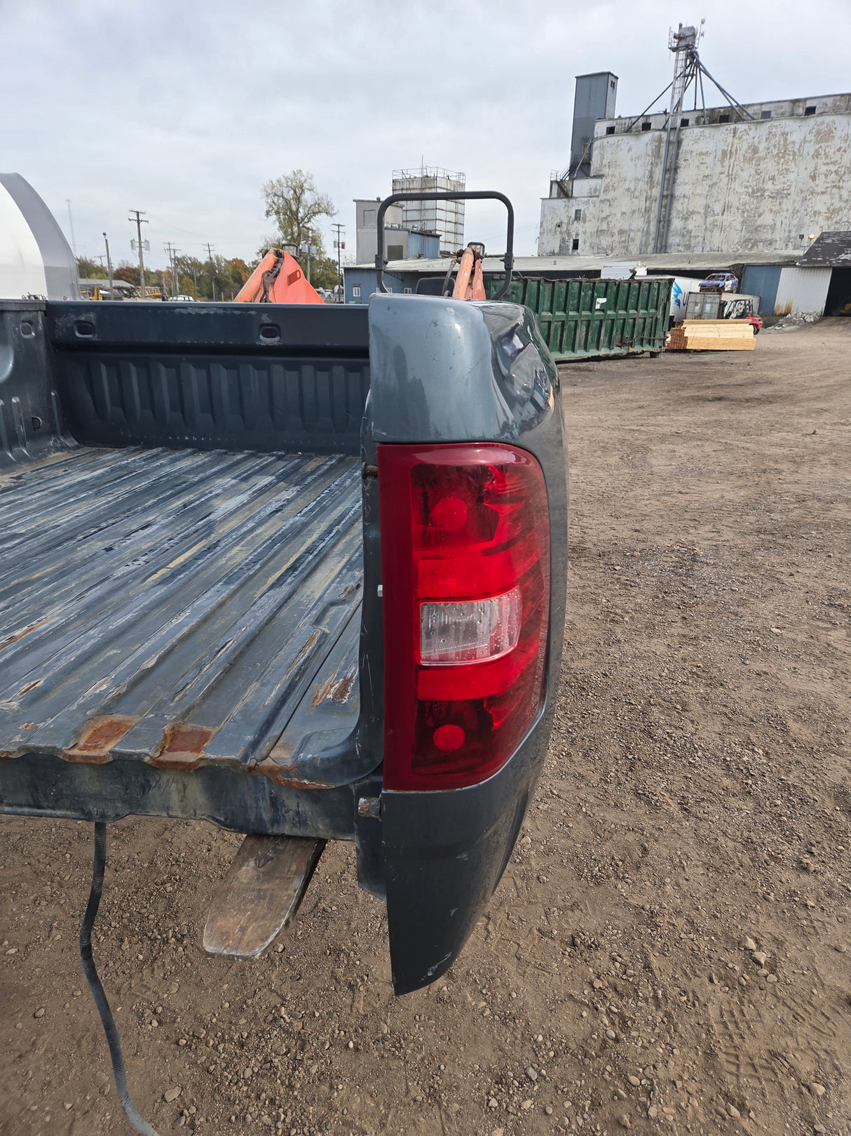 2007-2013 Chevrolet Silverado 1500 2500 3500 HD 6' 6" Short Truck Bed