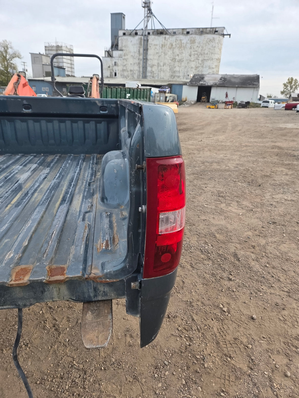 2007-2013 Chevrolet Silverado 1500 2500 3500 HD 6' 6" Short Truck Bed