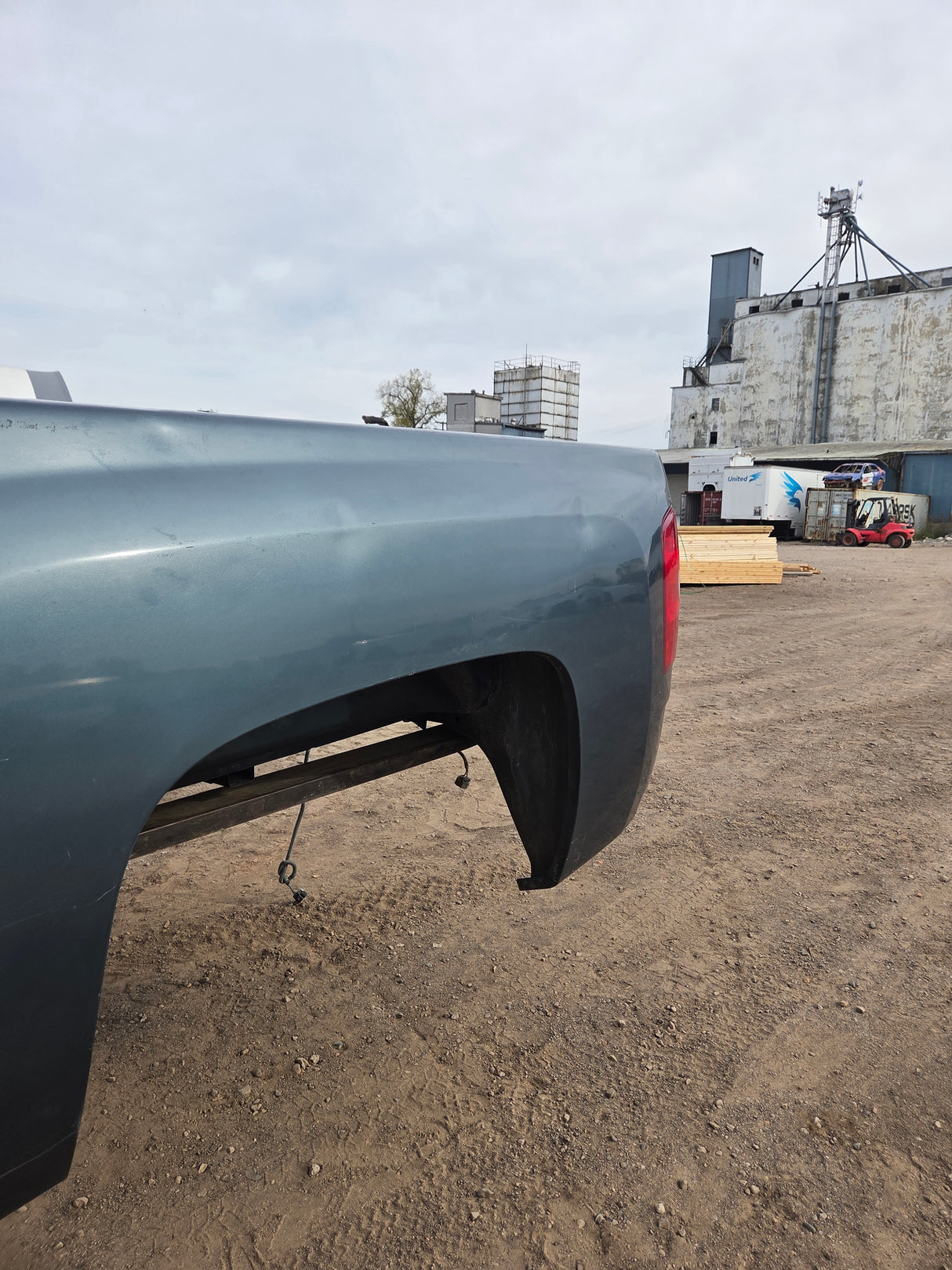 2007-2013 Chevrolet Silverado 1500 2500 3500 HD 6' 6" Short Truck Bed