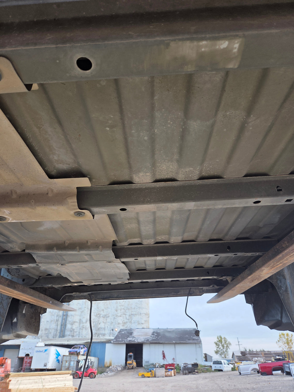 2007-2013 Chevrolet Silverado 1500 2500 3500 HD 6' 6" Short Truck Bed
