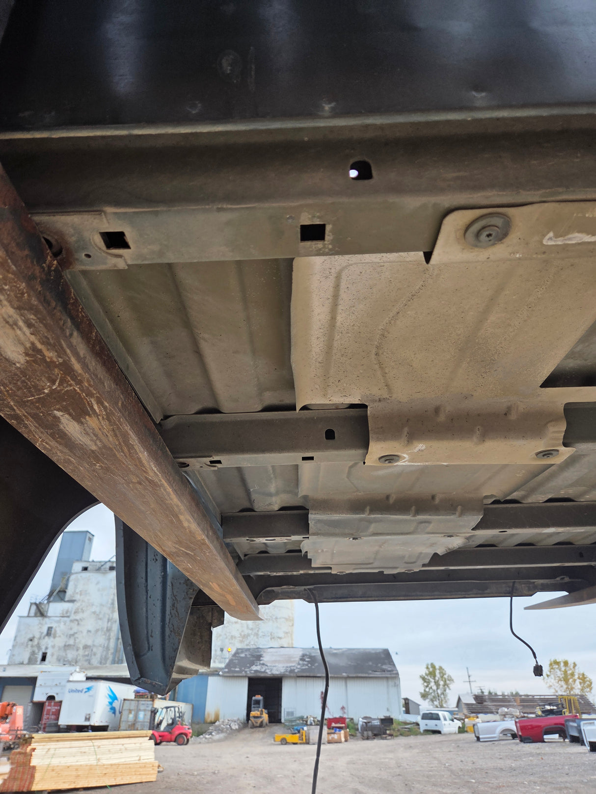 2007-2013 Chevrolet Silverado 1500 2500 3500 HD 6' 6" Short Truck Bed