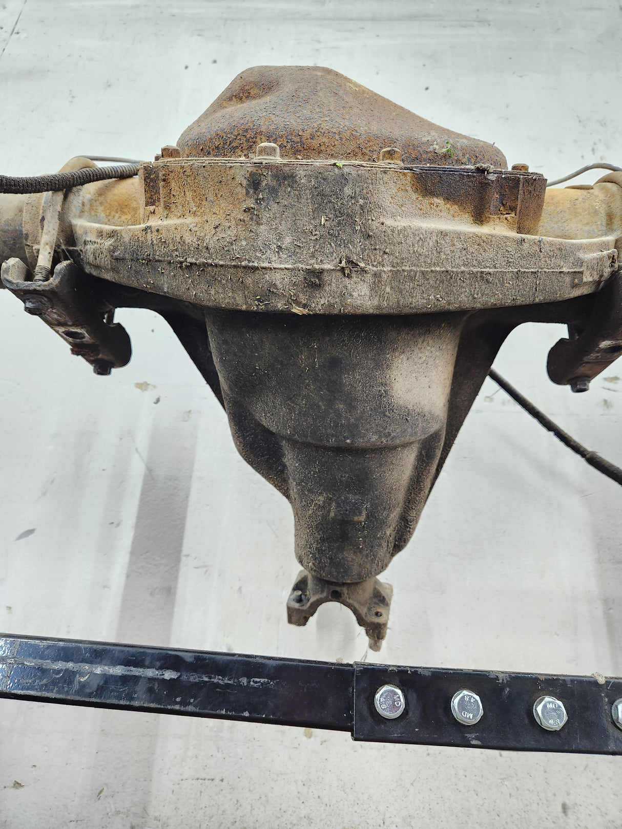 1987-1997 Ford F250 F350 Full Floating 3.55 Rear Axle SRW