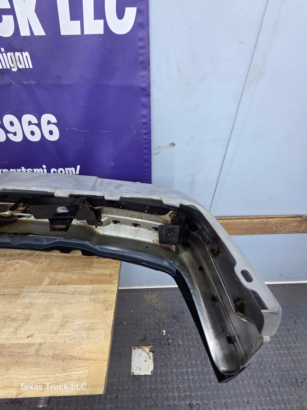 2003-2007 Chevrolet Silverado 2500HD 3500HD 'Cateye' Front Bumper