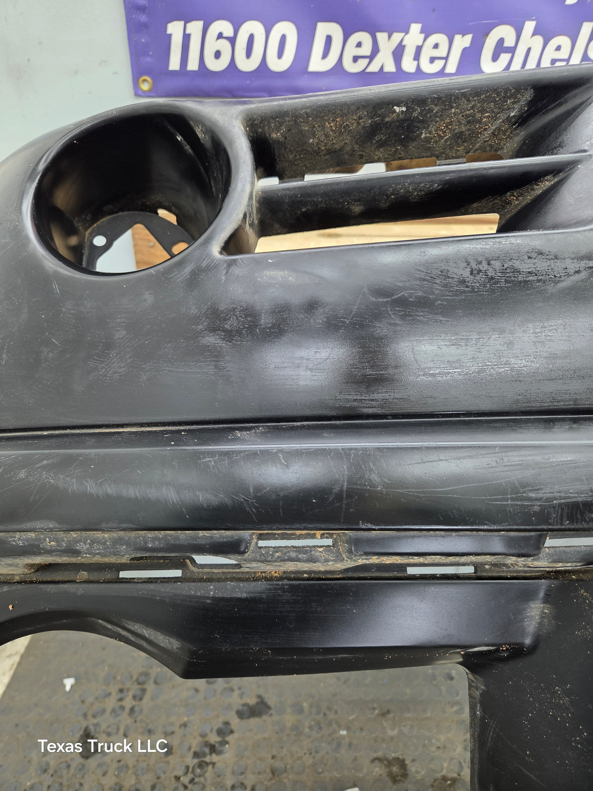 2005-2010 Chrysler 300 5.7L Bumper Cover with fogs