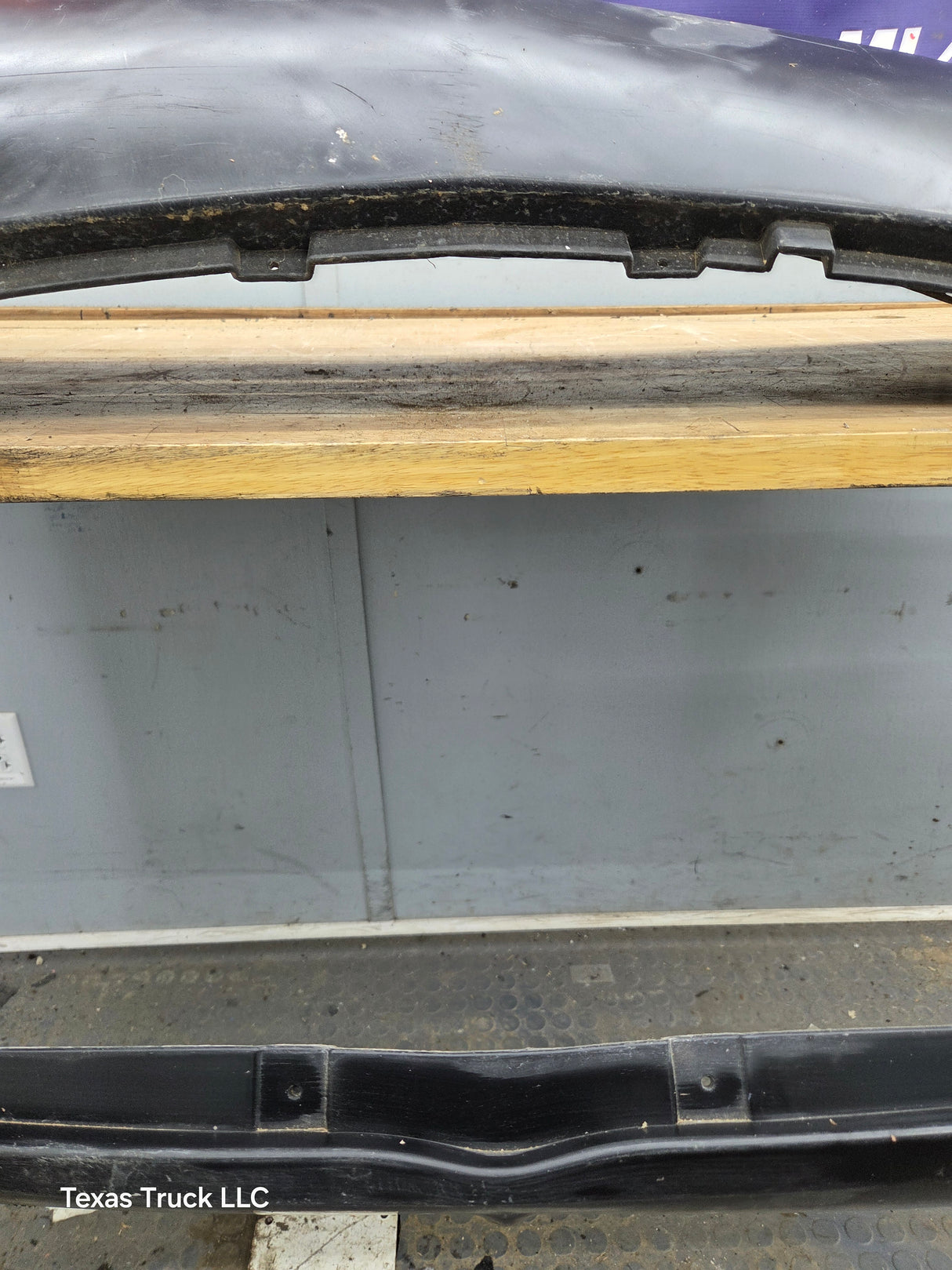 2005-2010 Chrysler 300 5.7L Bumper Cover with fogs