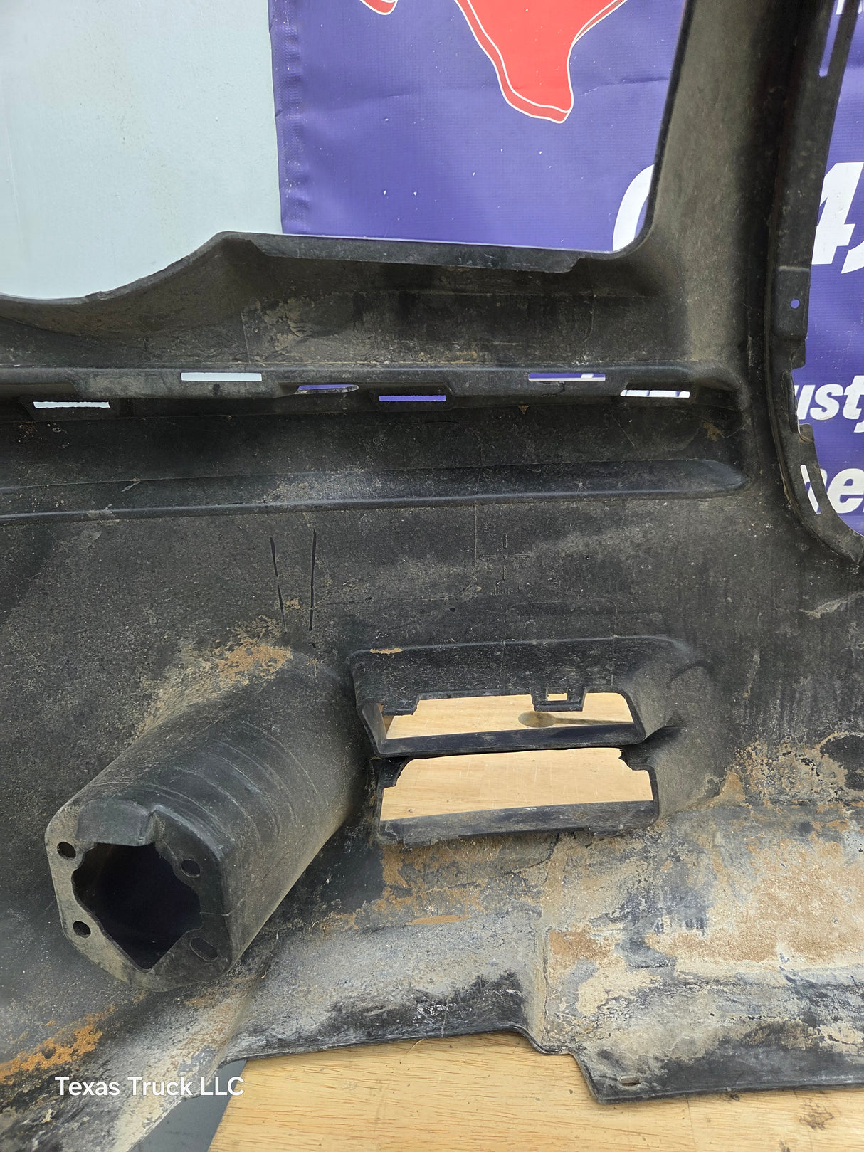 2005-2010 Chrysler 300 5.7L Bumper Cover with fogs