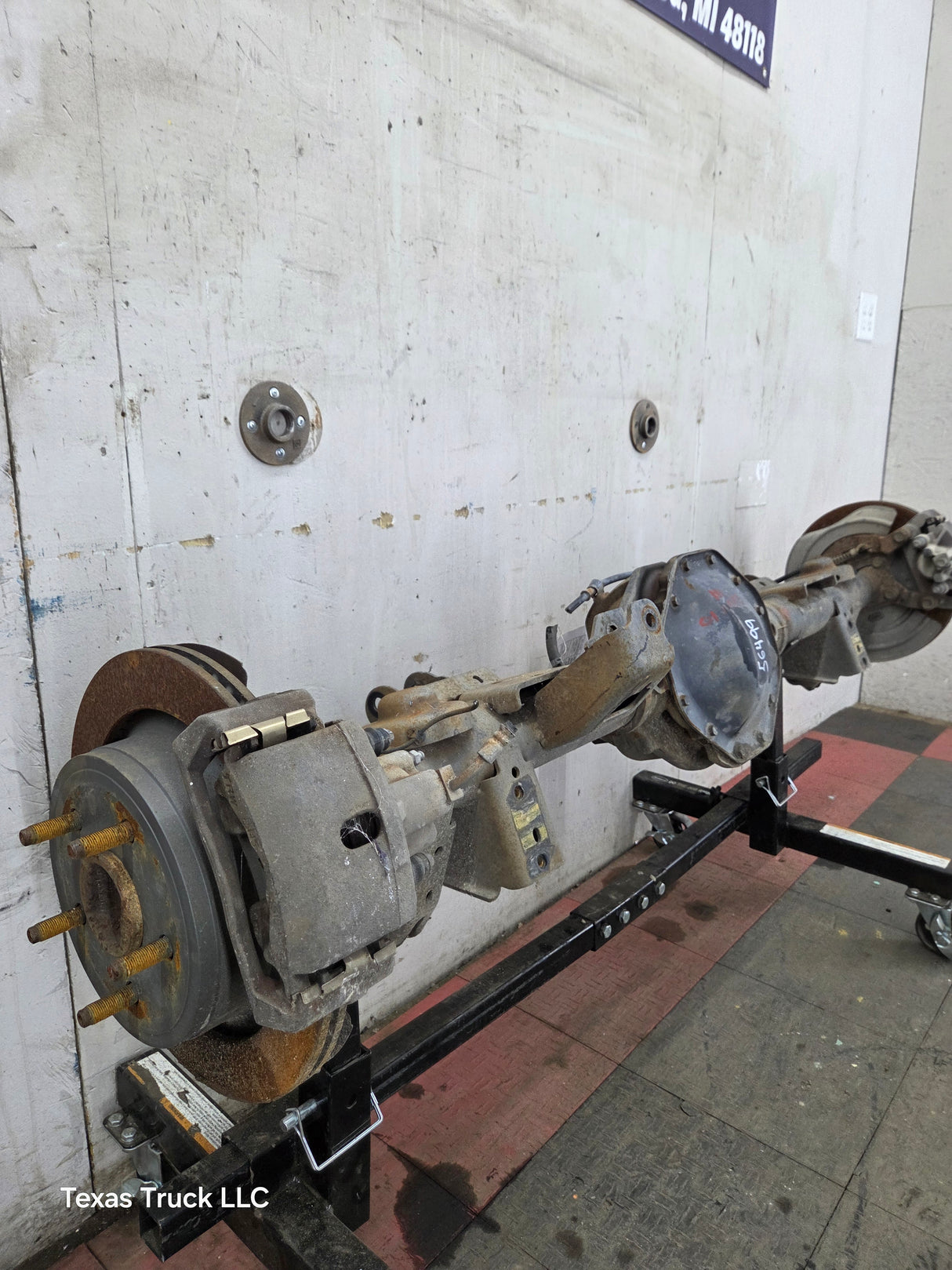 2009-2010 Dodge Ram 1500 3.92 9.25" Ratio OEM Rear Axle Rear End 4th Gen