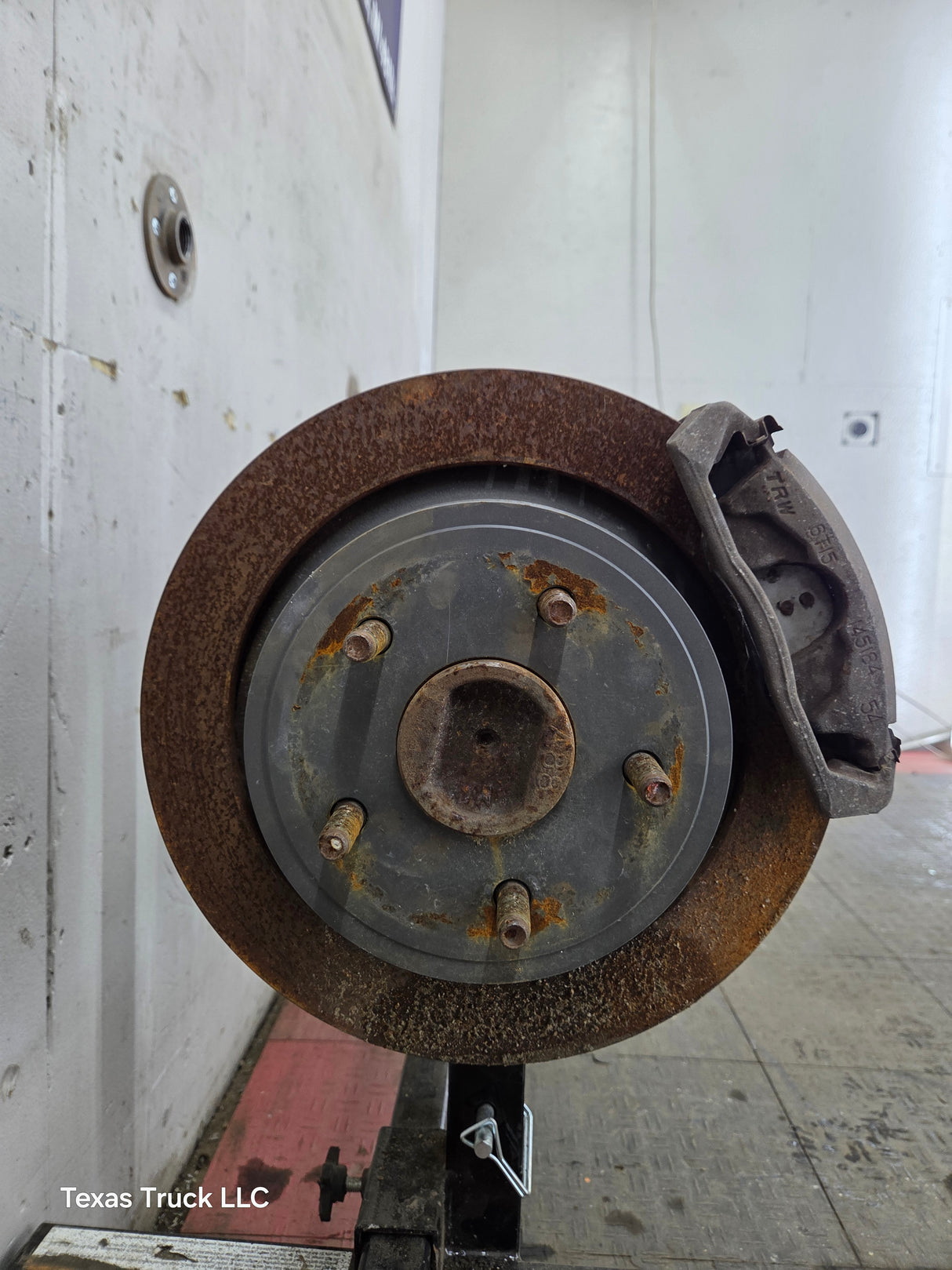 2009-2010 Dodge Ram 1500 3.92 9.25" Ratio OEM Rear Axle Rear End 4th Gen